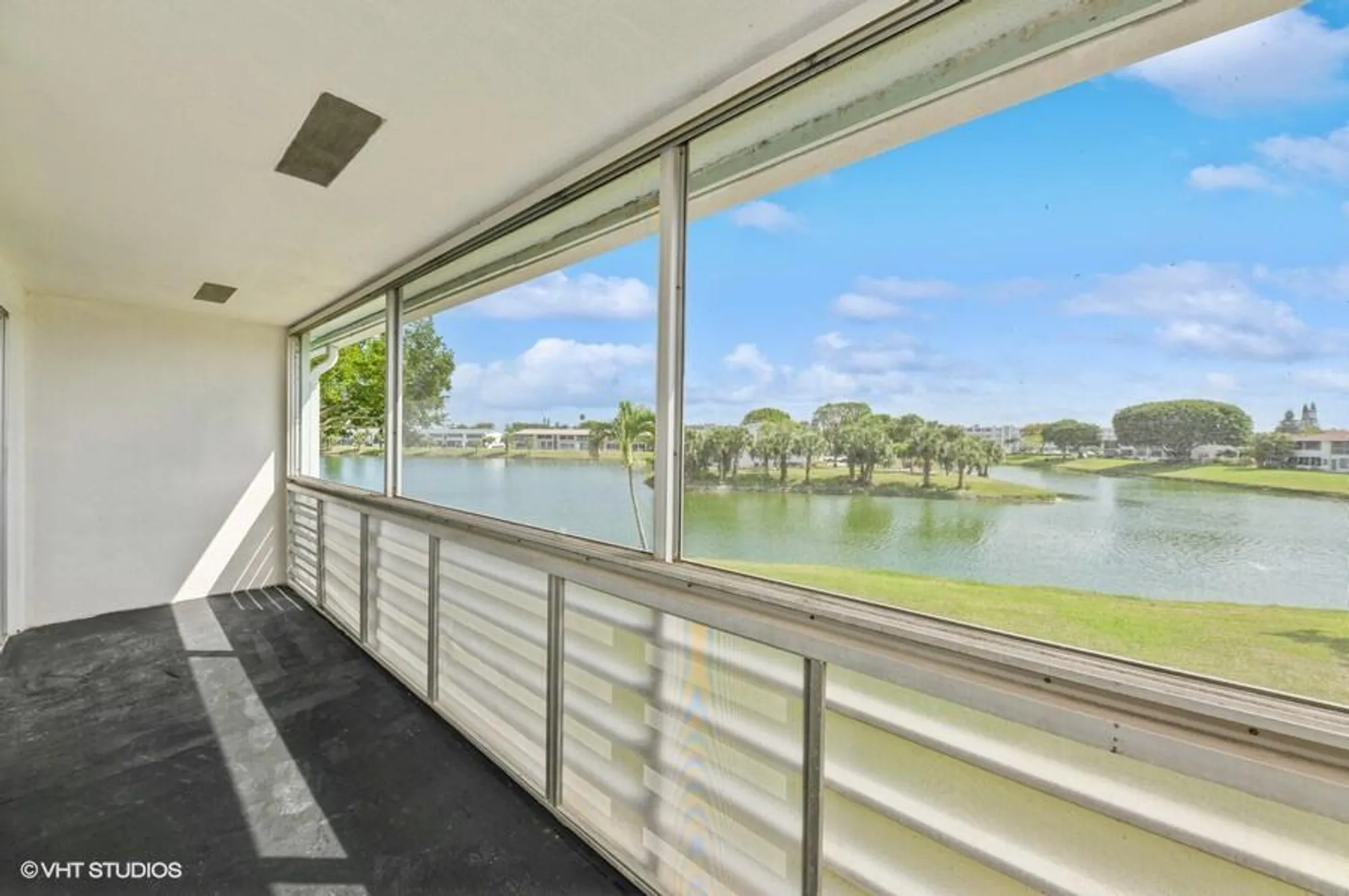 Property Slideshow image 14 of 34 | 118 somerset f, West Palm Beach, FL, 33417
