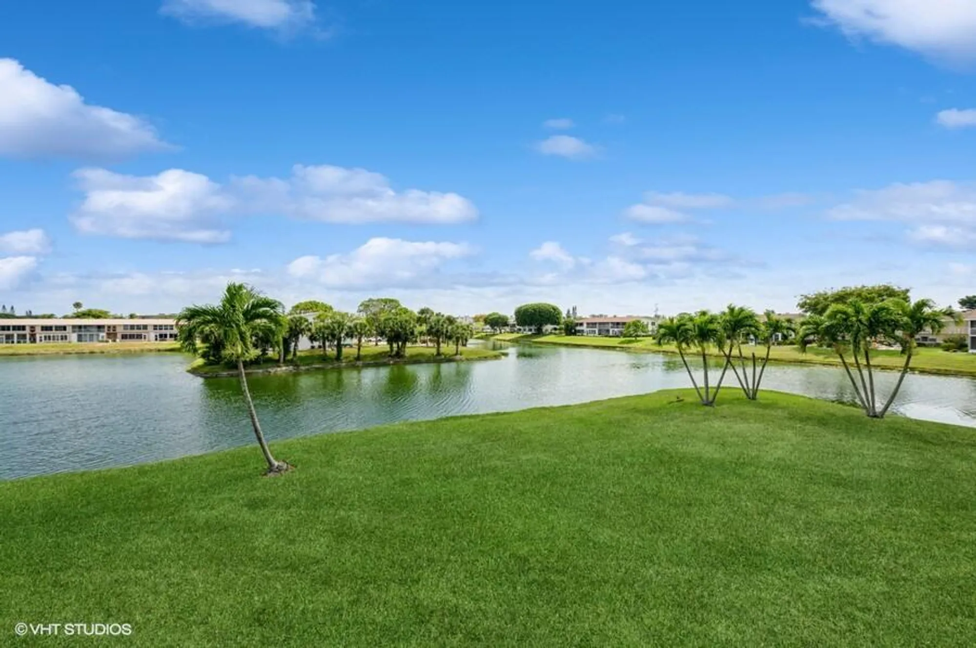 Property Slideshow image 16 of 34 | 118 somerset f, West Palm Beach, FL, 33417