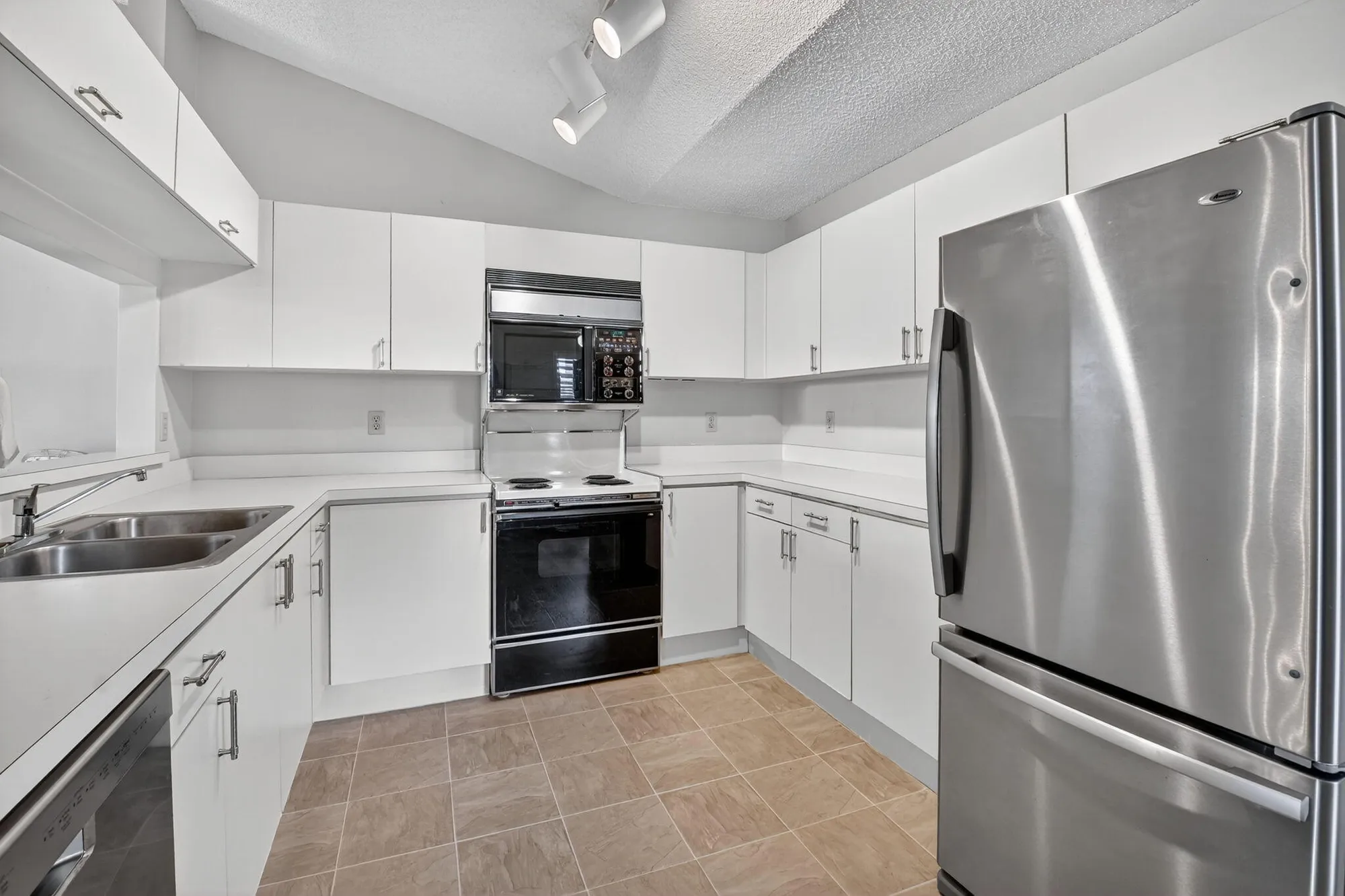 Property Slideshow image 7 of 57 | 7186 sweetbay ct, Boynton Beach, FL, 33472