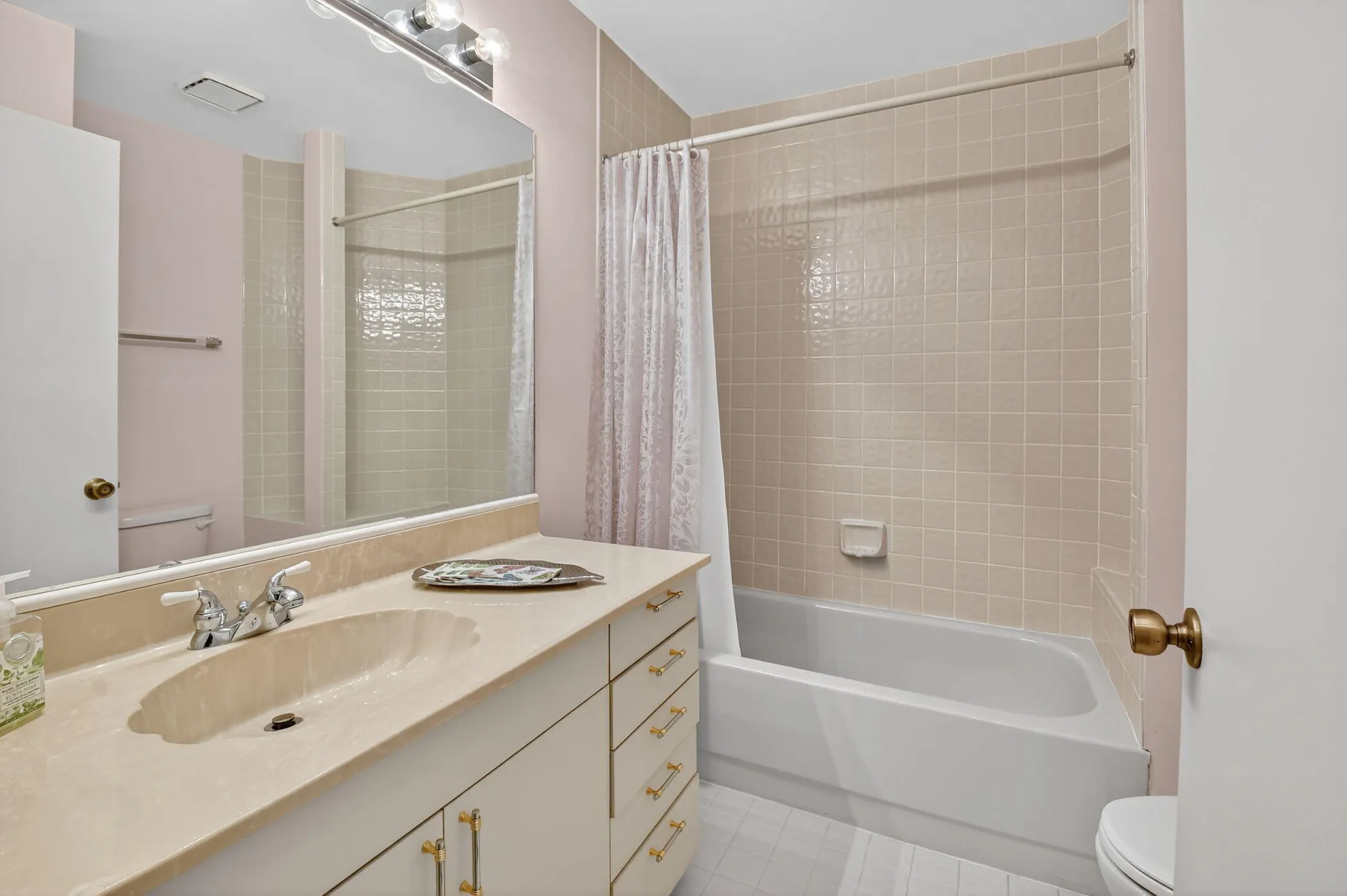 Property Slideshow image 15 of 57 | 7186 sweetbay ct, Boynton Beach, FL, 33472
