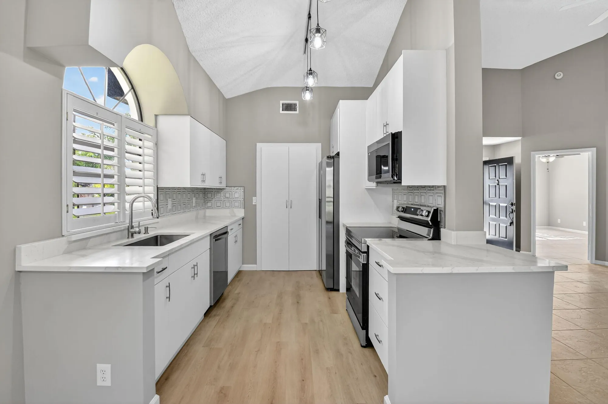 Property Slideshow image 12 of 73 | 8041 aberdeen dr apt 202, Boynton Beach, FL, 33472