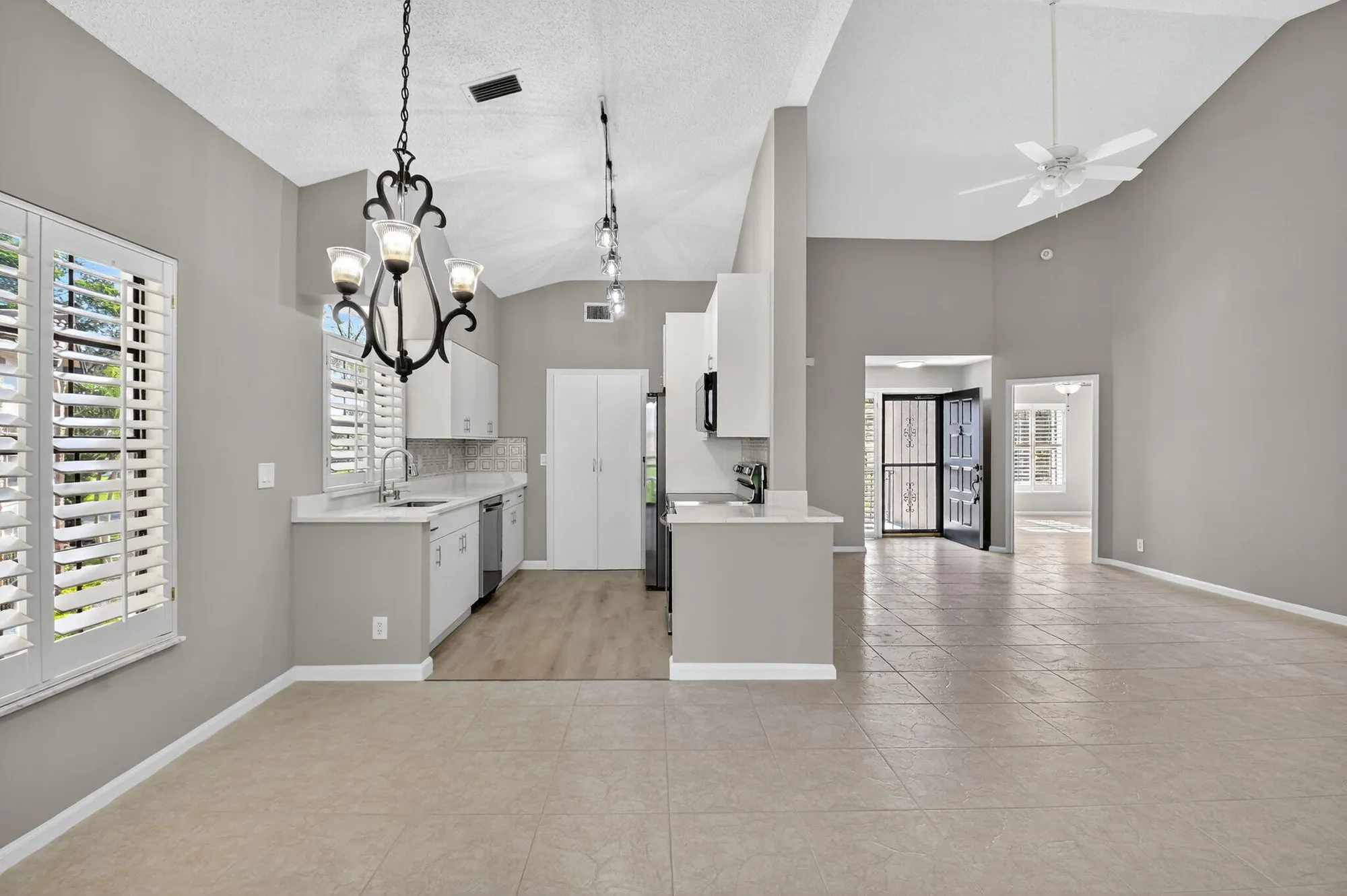 Property Slideshow image 11 of 73 | 8041 aberdeen dr apt 202, Boynton Beach, FL, 33472