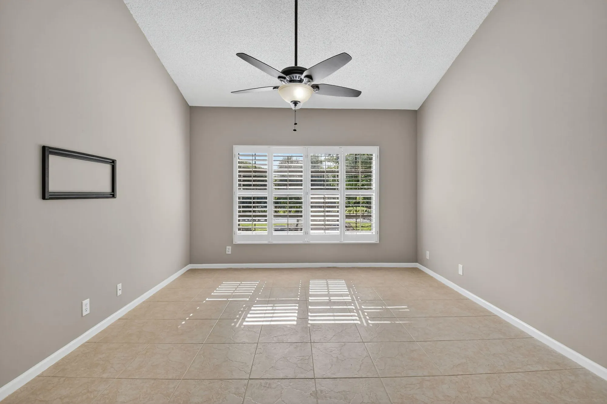 Property Slideshow image 36 of 73 | 8041 aberdeen dr apt 202, Boynton Beach, FL, 33472