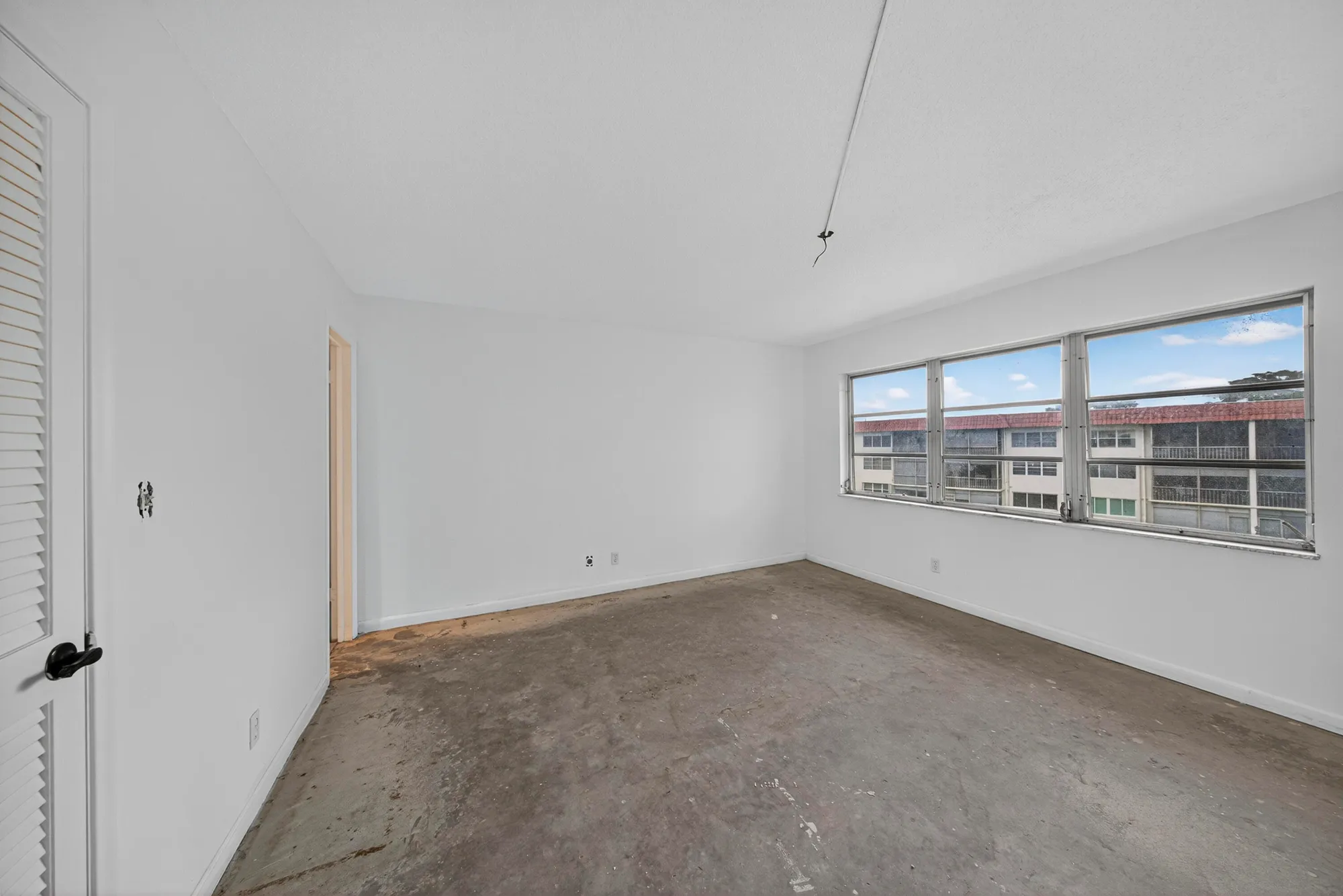 Property Slideshow image 15 of 43 | 681 s hollybrook dr 302, Pembroke Pines, FL, 33025