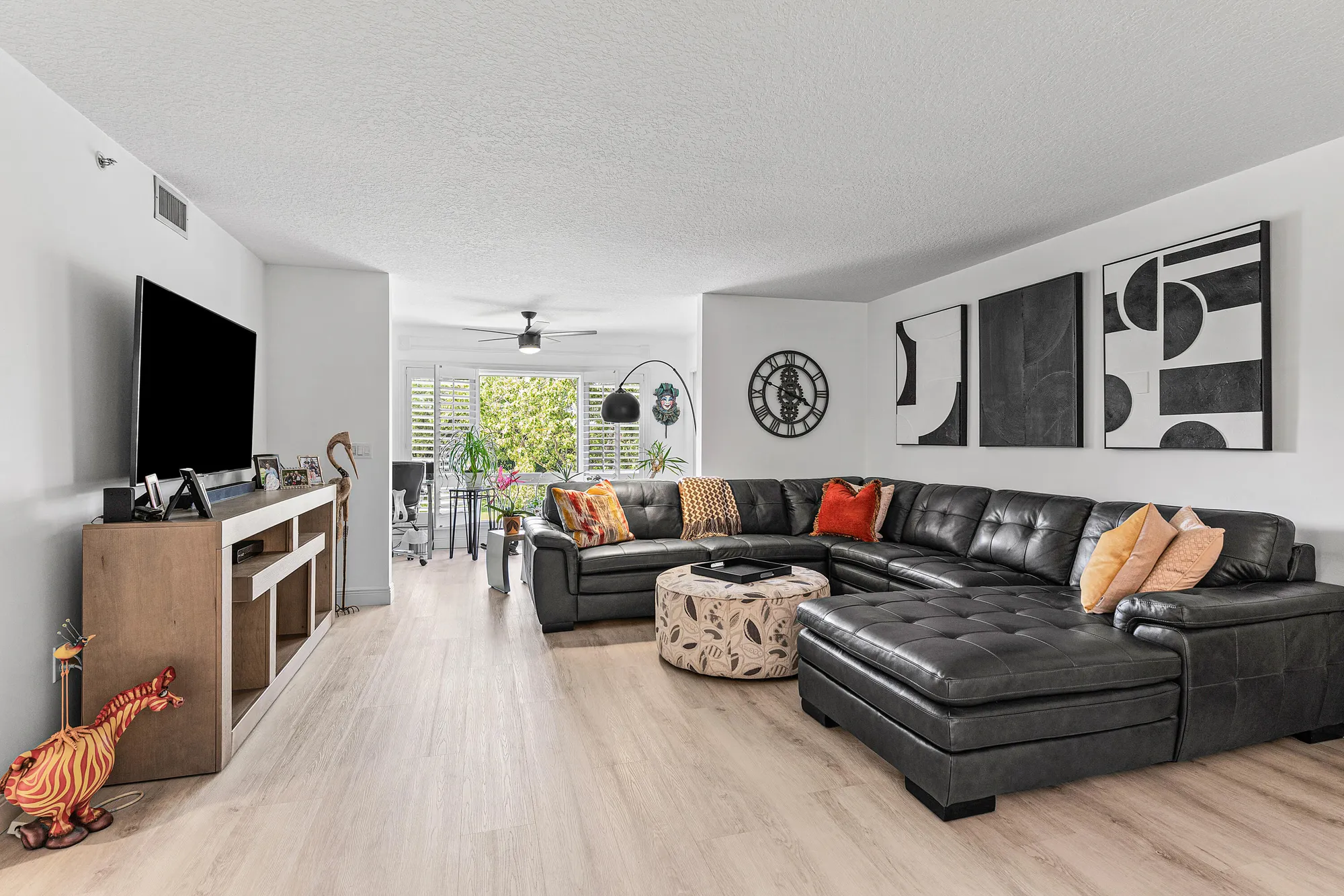 Property Slideshow image 5 of 48 | 5874 crystal shores dr 304, Boynton Beach, FL, 33437