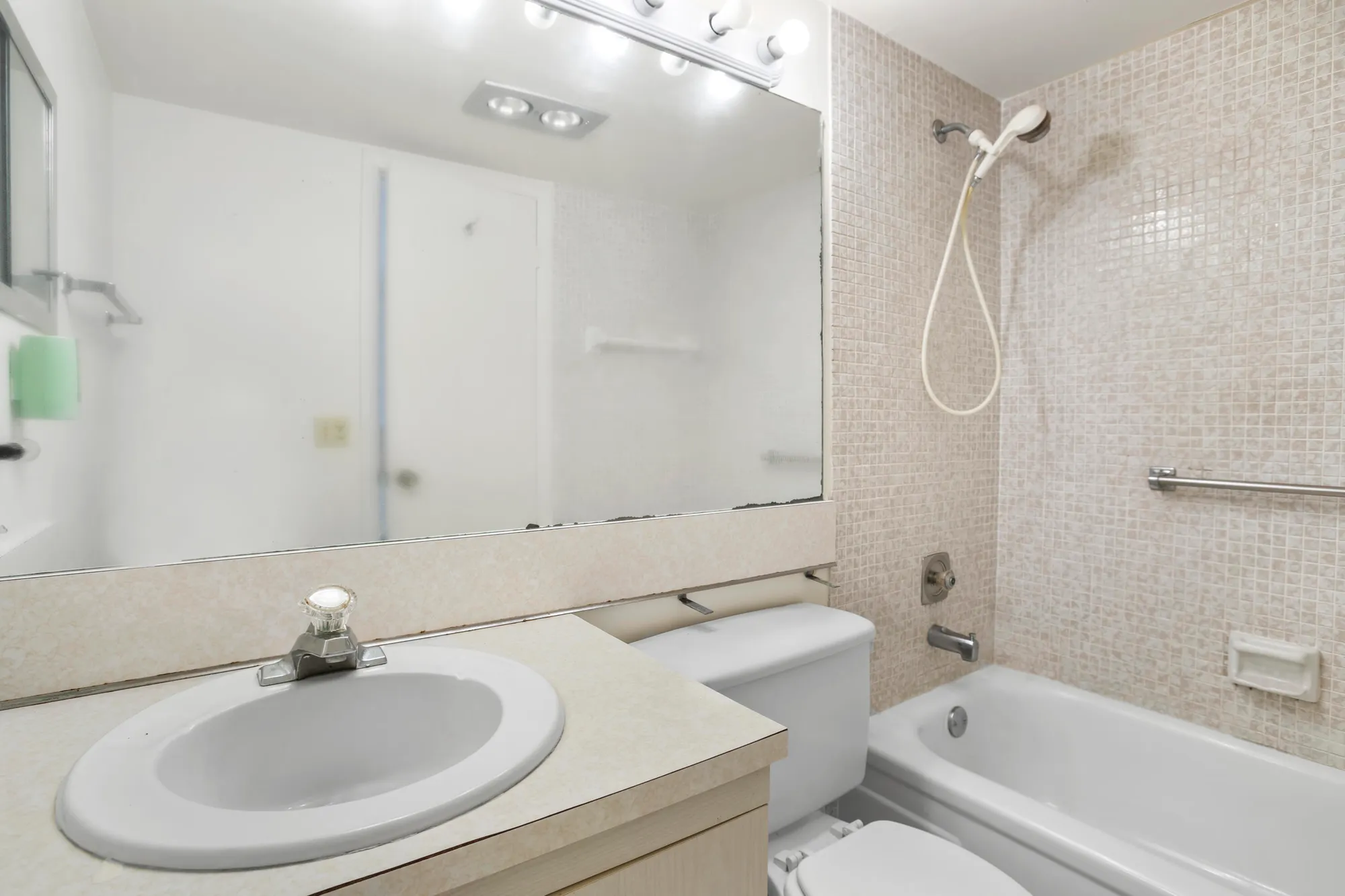 Property Slideshow image 7 of 32 | 3150 cambridge g # 3150, Deerfield Beach, FL, 33442