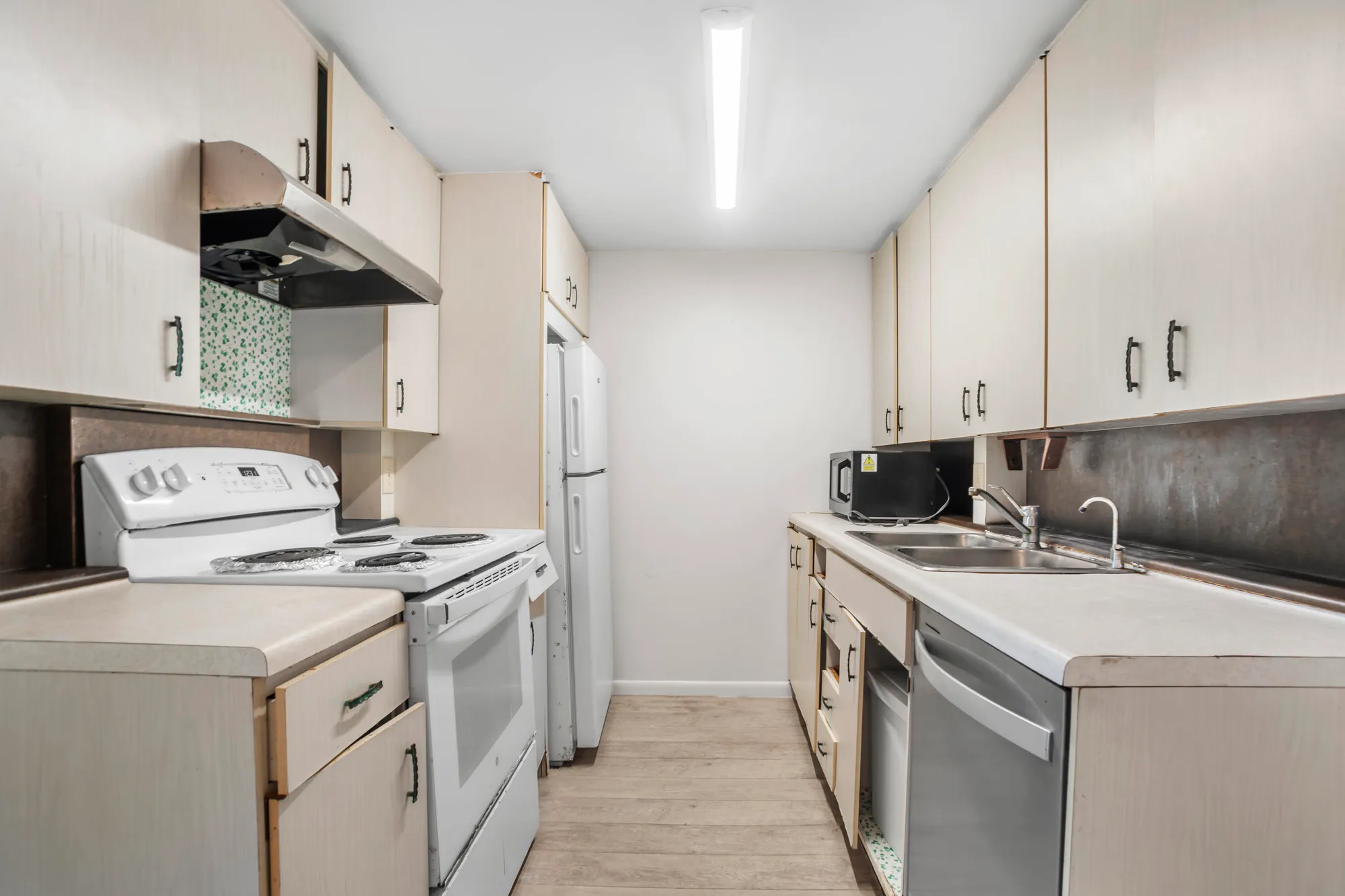 Property Slideshow image 9 of 32 | 3150 cambridge g # 3150, Deerfield Beach, FL, 33442