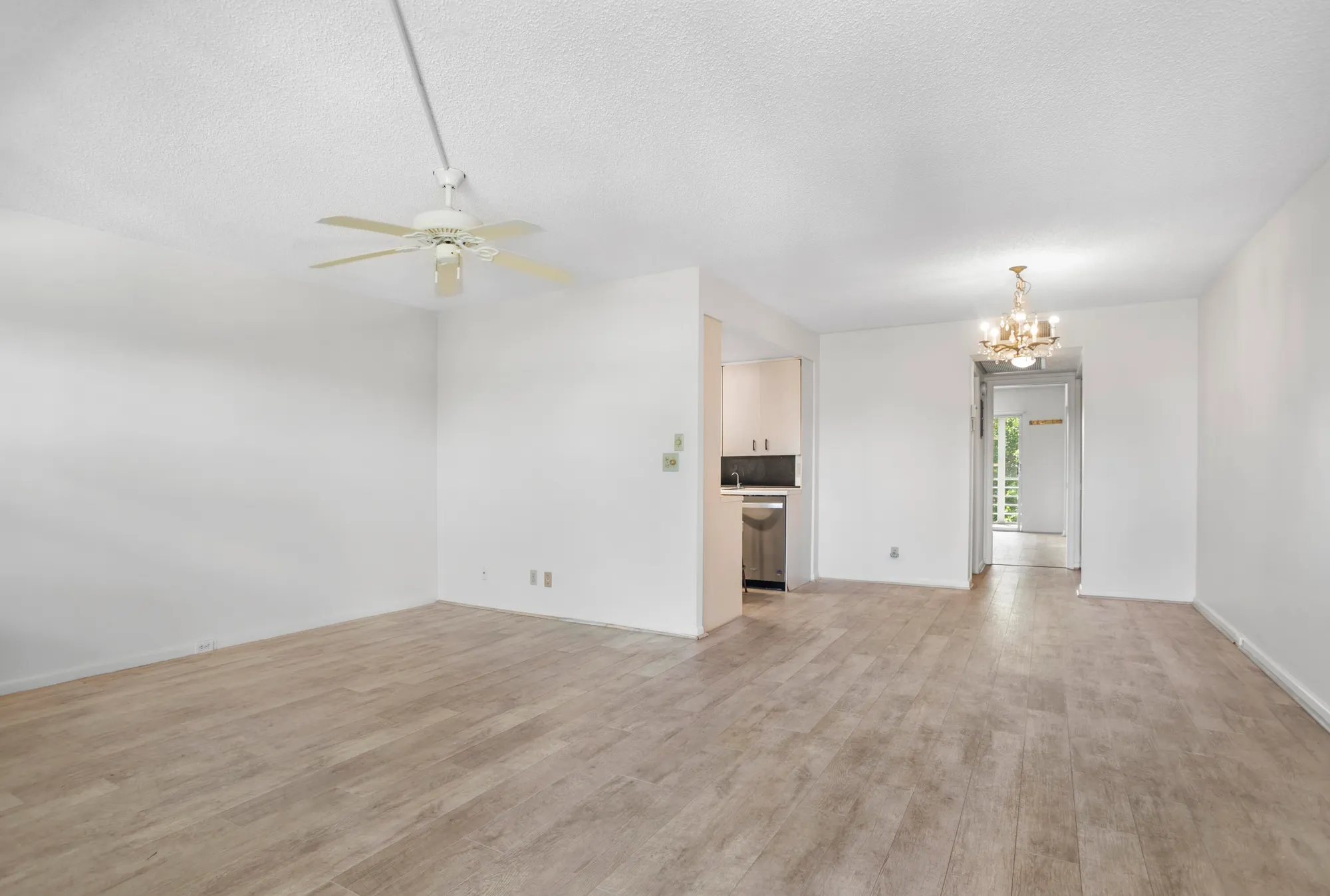 Property Slideshow image 10 of 32 | 3150 cambridge g # 3150, Deerfield Beach, FL, 33442