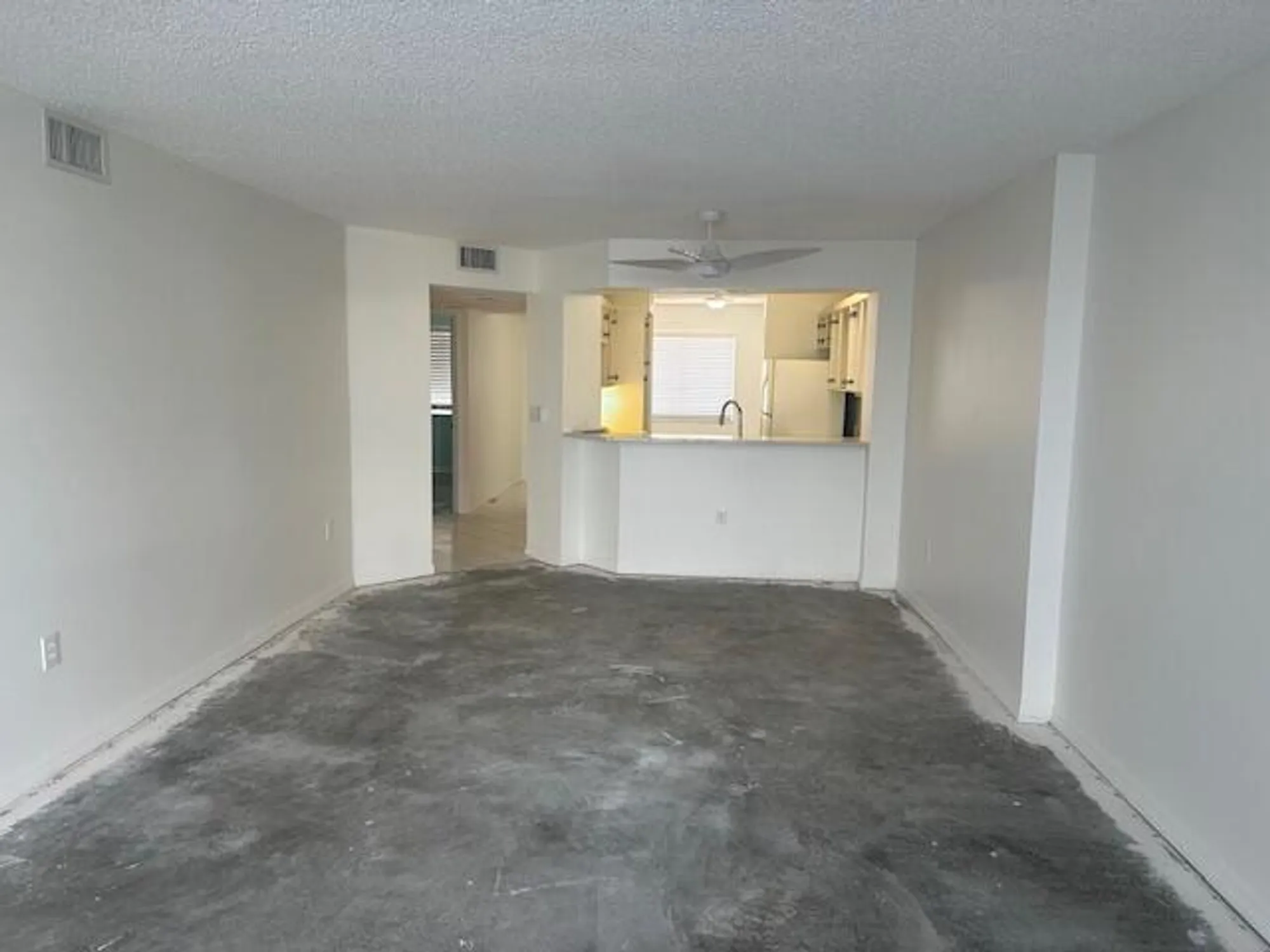 Property Slideshow image 10 of 29 | 7680 trent dr 310, Tamarac, FL, 33321