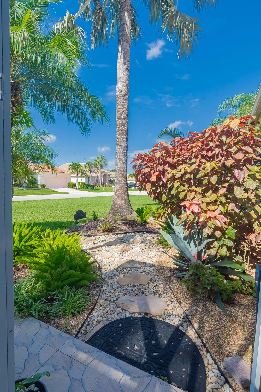 Property Slideshow image 23 of 46 | 430 nw brookville ct, Port Saint Lucie, FL, 34986