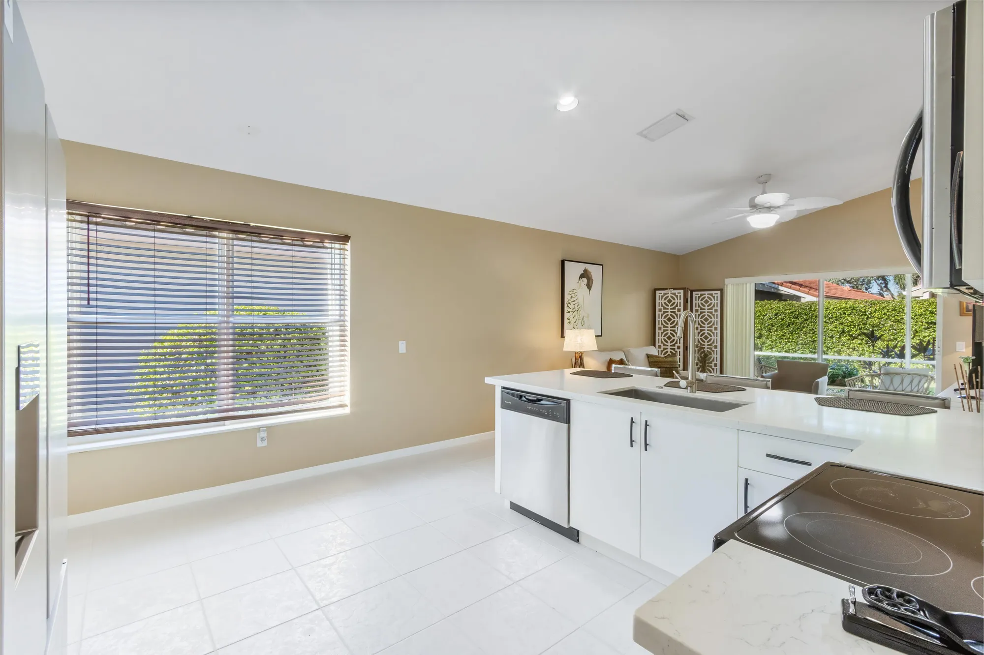 Property Slideshow image 13 of 74 | 6552 malta dr, Boynton Beach, FL, 33437
