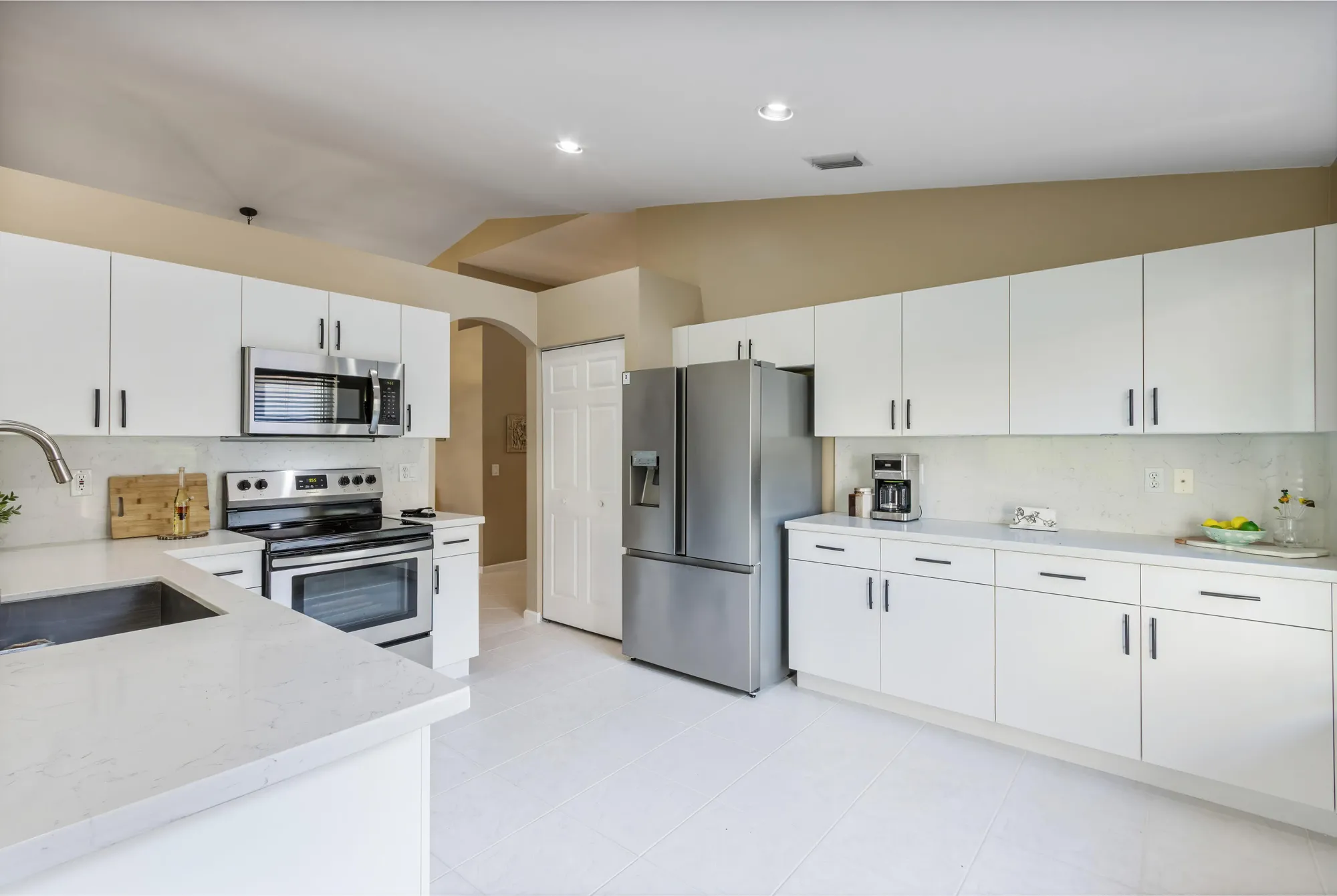 Property Slideshow image 15 of 74 | 6552 malta dr, Boynton Beach, FL, 33437