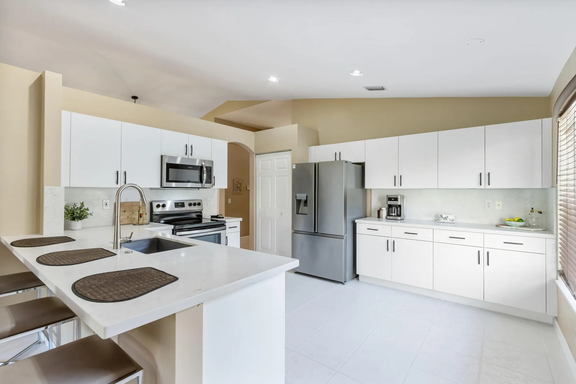 Property Slideshow image 16 of 74 | 6552 malta dr, Boynton Beach, FL, 33437