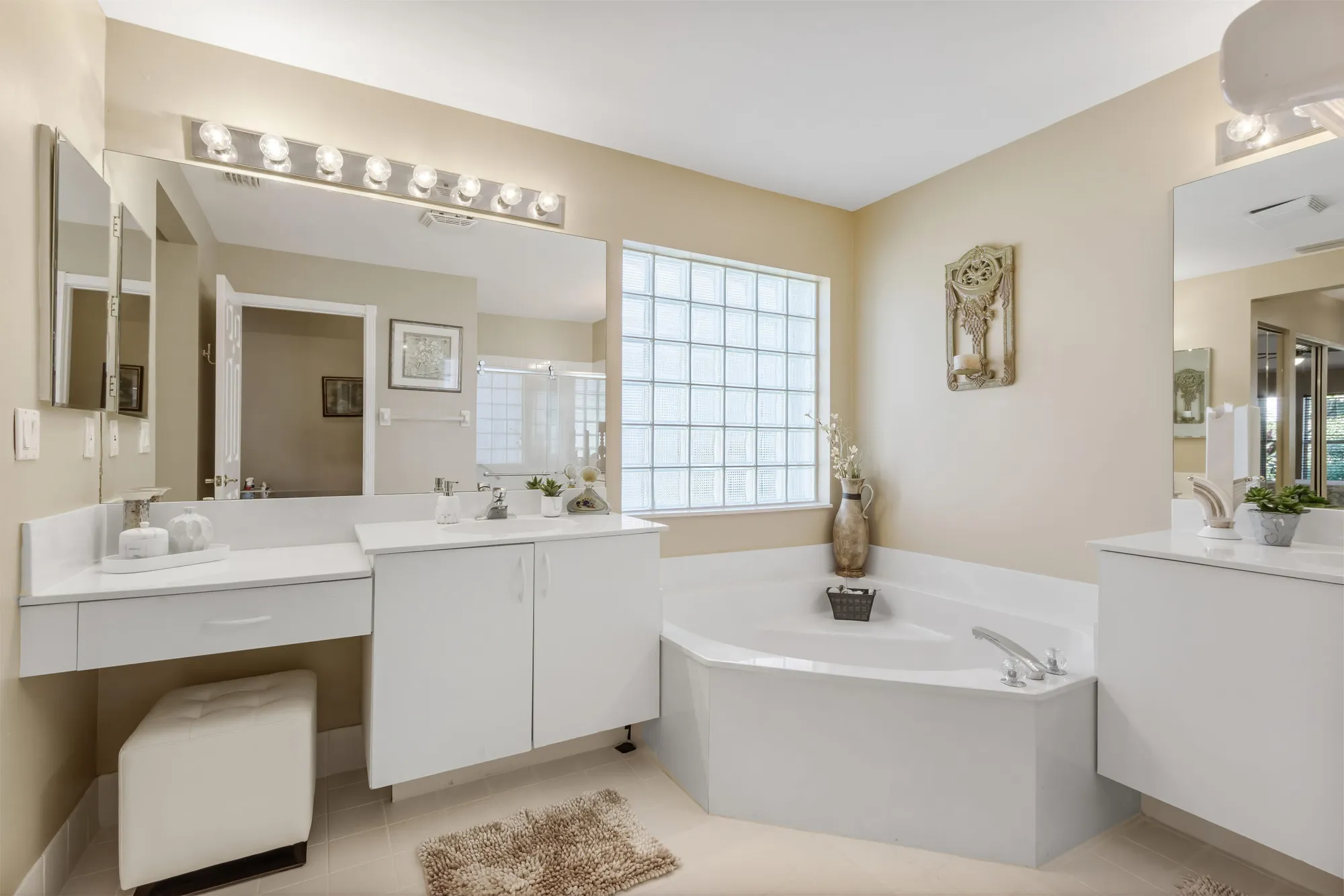 Property Slideshow image 24 of 74 | 6552 malta dr, Boynton Beach, FL, 33437