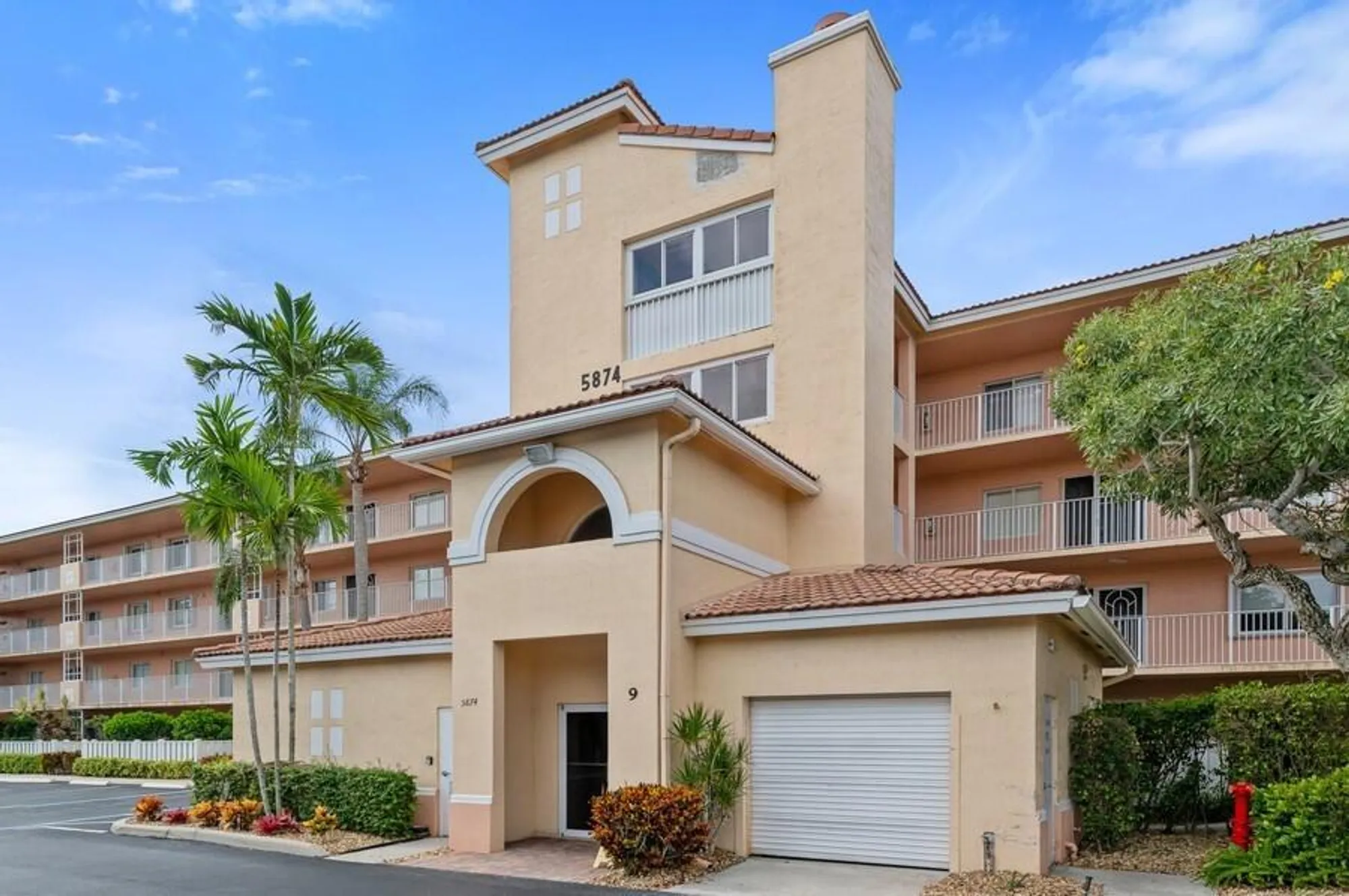 Property Slideshow image 44 of 48 | 5874 crystal shores dr 304, Boynton Beach, FL, 33437