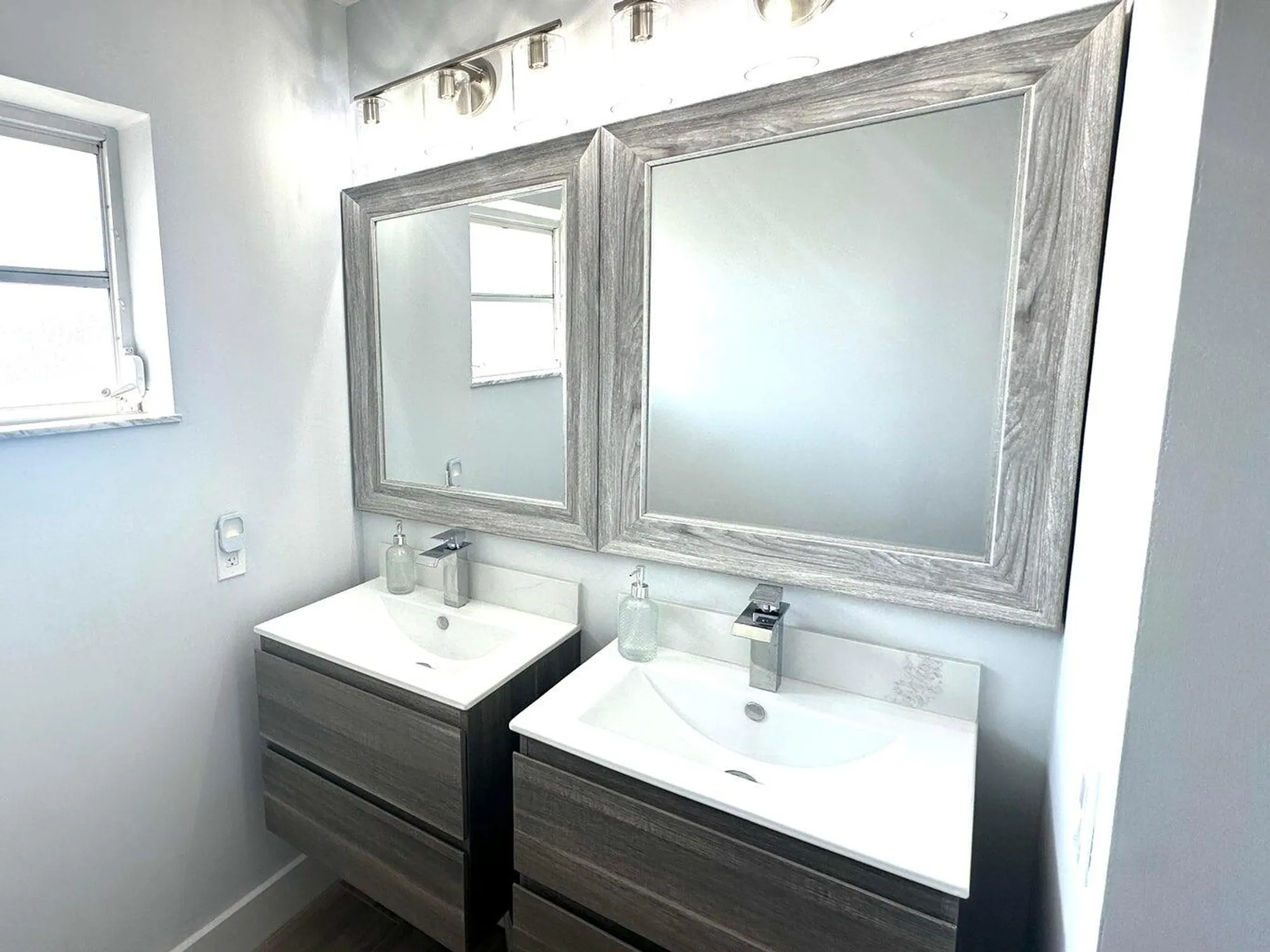 Property Slideshow image 8 of 10 | 10723 greentrail dr, Boynton Beach, FL, 33436