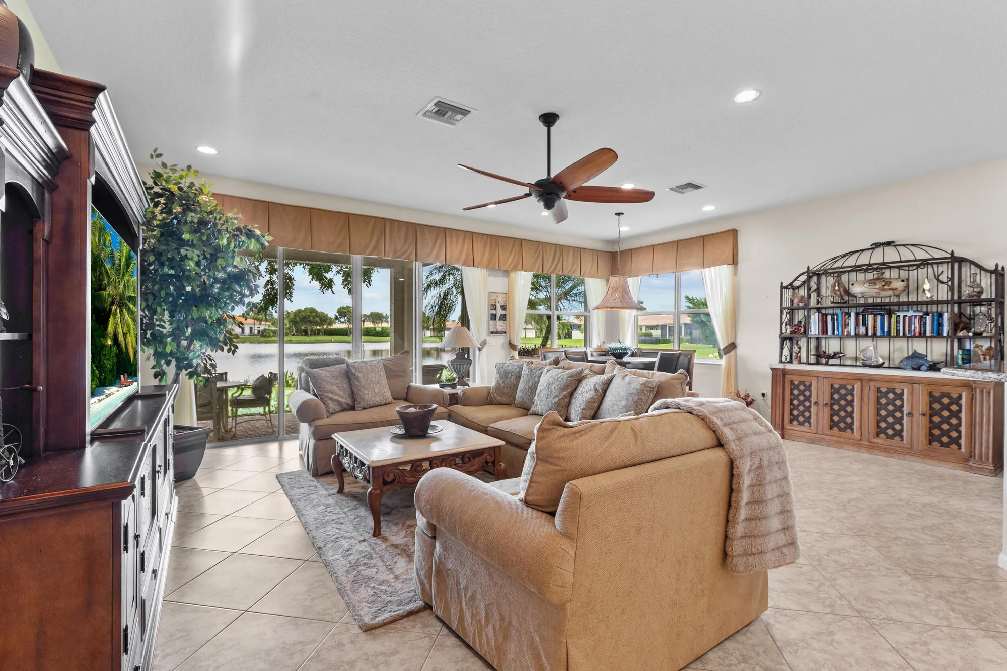Property Slideshow image 11 of 54 | 9513 isles cay dr, Delray Beach, FL, 33446
