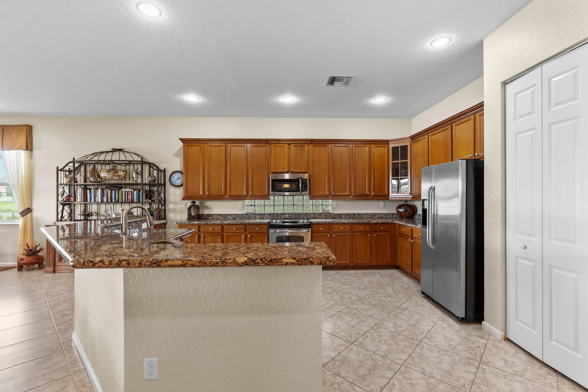 Property Slideshow image 17 of 54 | 9513 isles cay dr, Delray Beach, FL, 33446