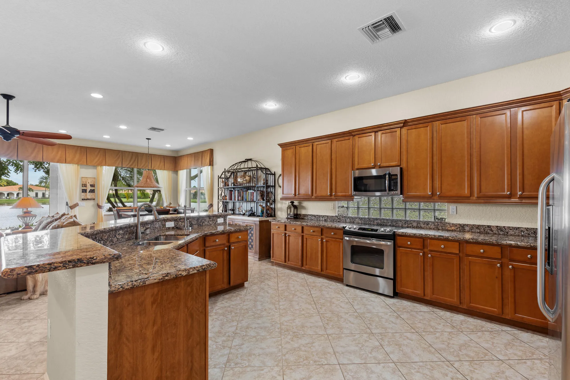 Property Slideshow image 18 of 54 | 9513 isles cay dr, Delray Beach, FL, 33446