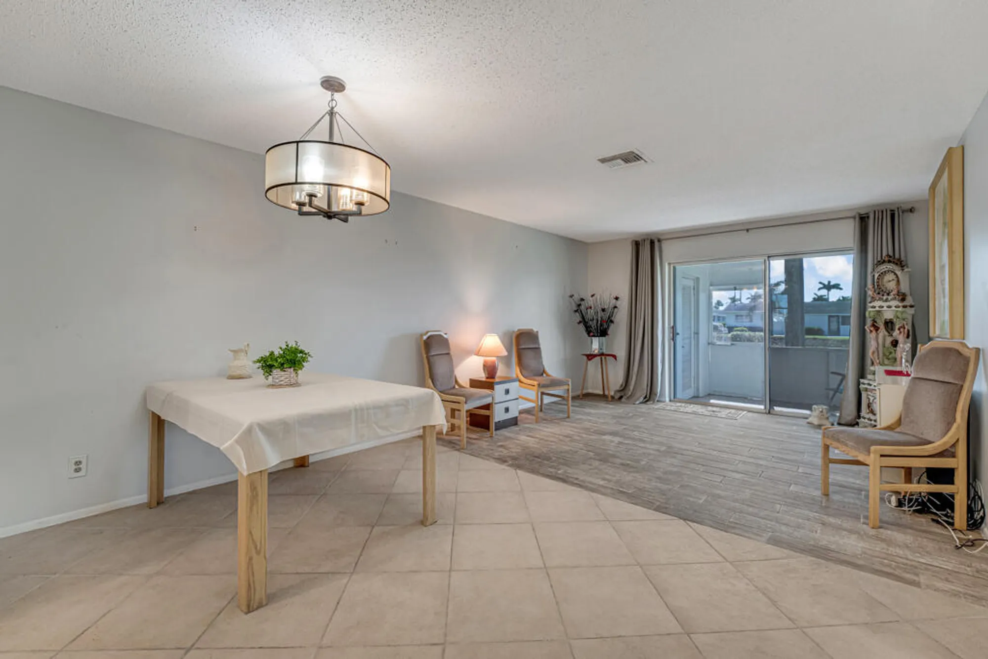 Property Slideshow image 5 of 27 | 2775 dudley dr d, West Palm Beach, FL, 33415