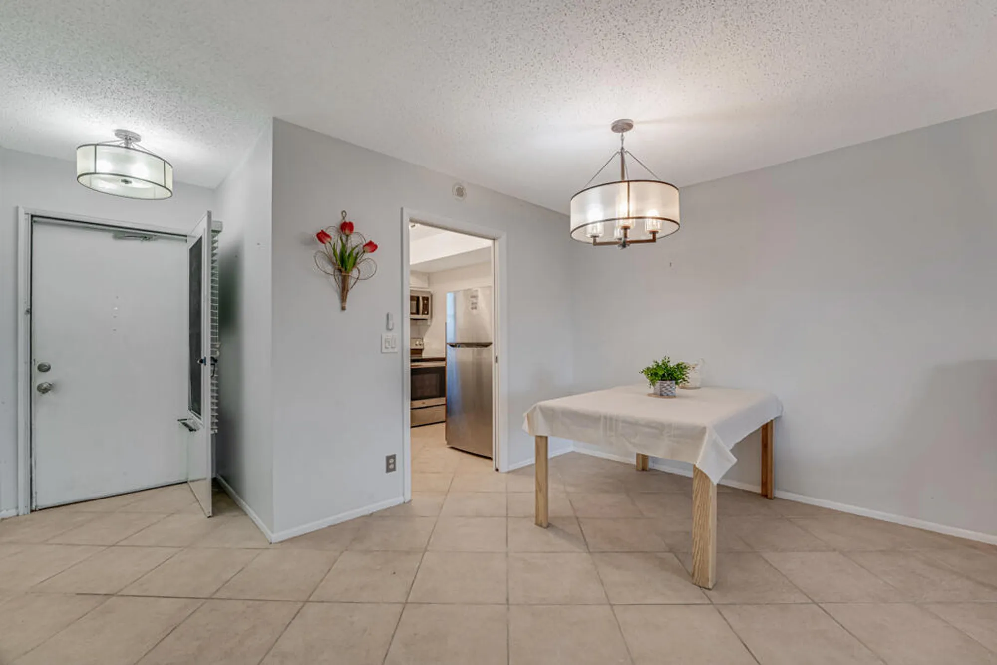 Property Slideshow image 6 of 27 | 2775 dudley dr d, West Palm Beach, FL, 33415