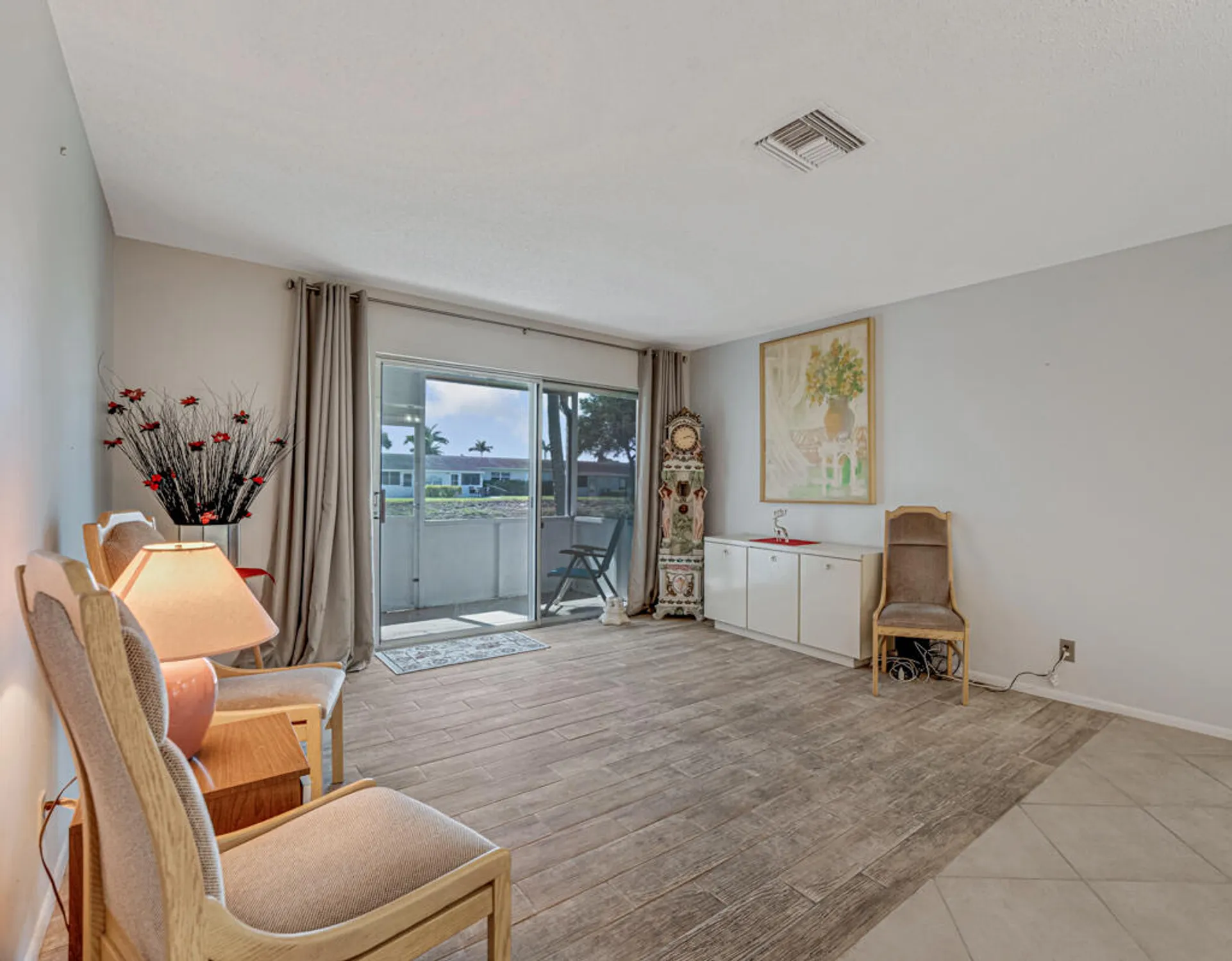 Property Slideshow image 8 of 27 | 2775 dudley dr d, West Palm Beach, FL, 33415