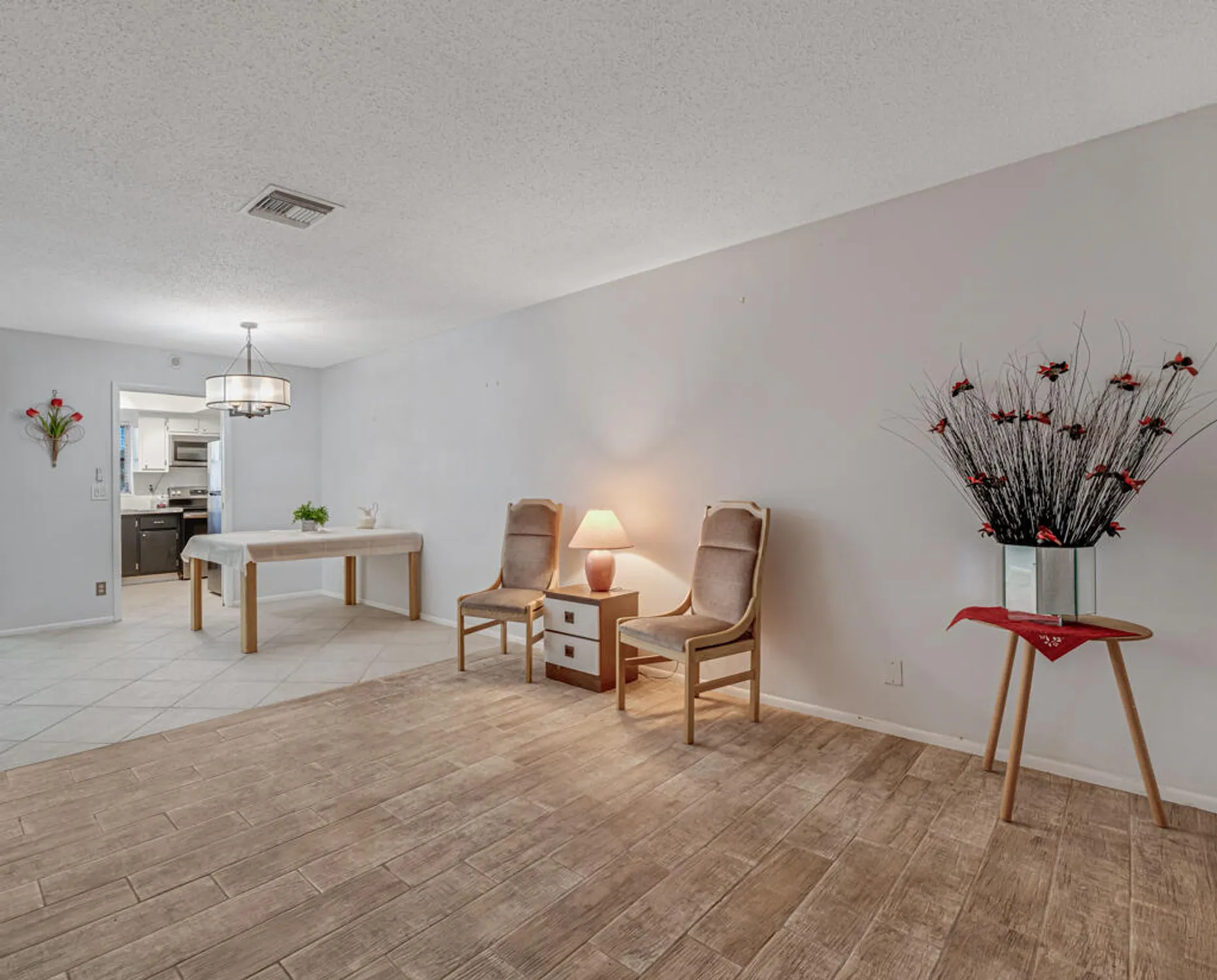 Property Slideshow image 9 of 27 | 2775 dudley dr d, West Palm Beach, FL, 33415