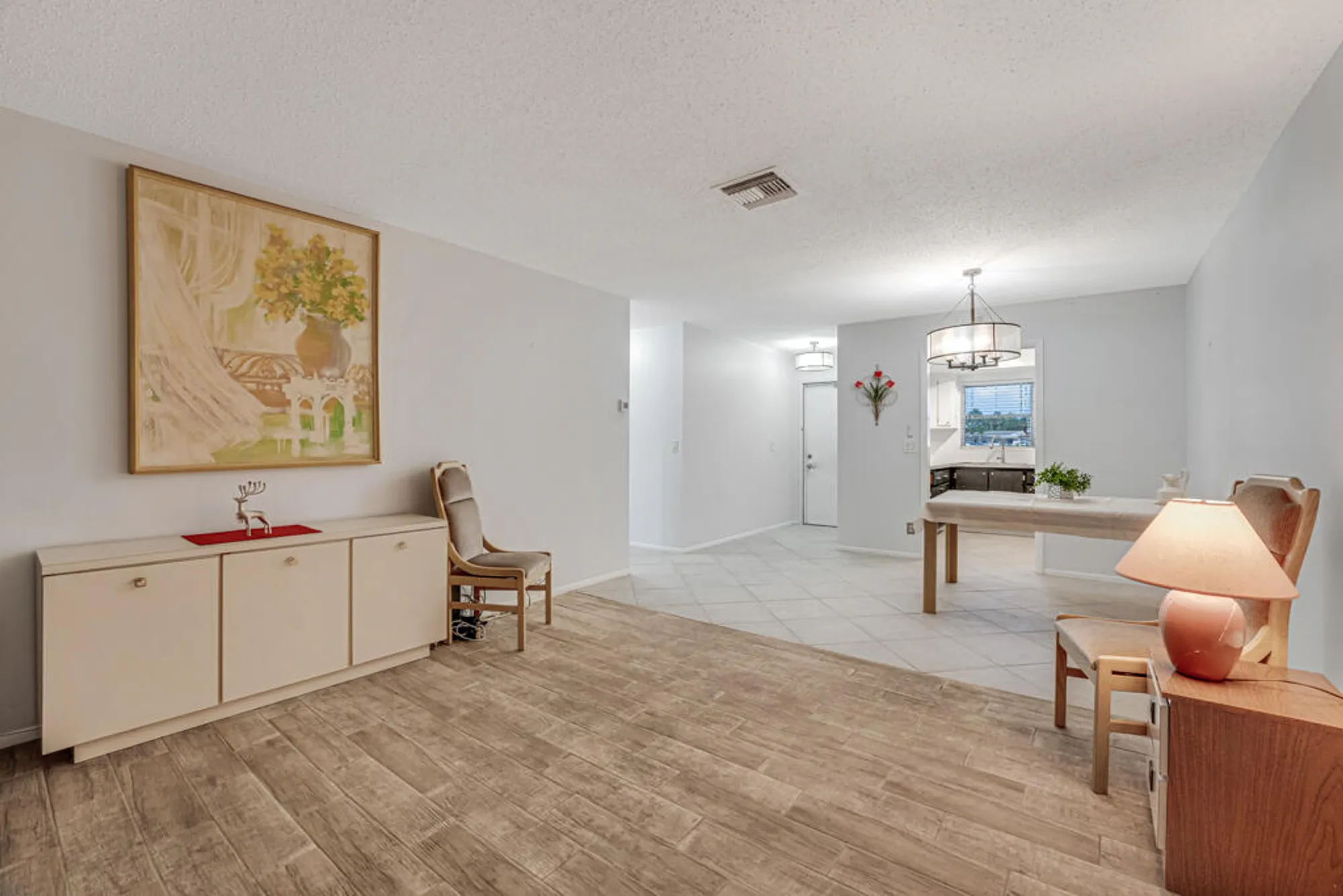 Property Slideshow image 10 of 27 | 2775 dudley dr d, West Palm Beach, FL, 33415