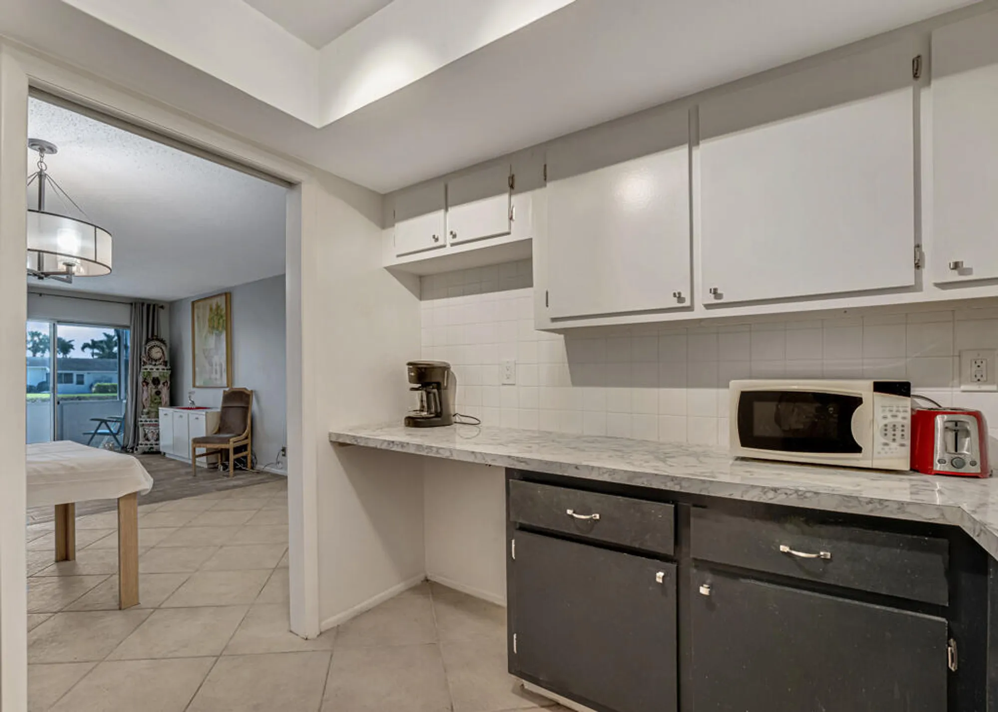 Property Slideshow image 13 of 27 | 2775 dudley dr d, West Palm Beach, FL, 33415