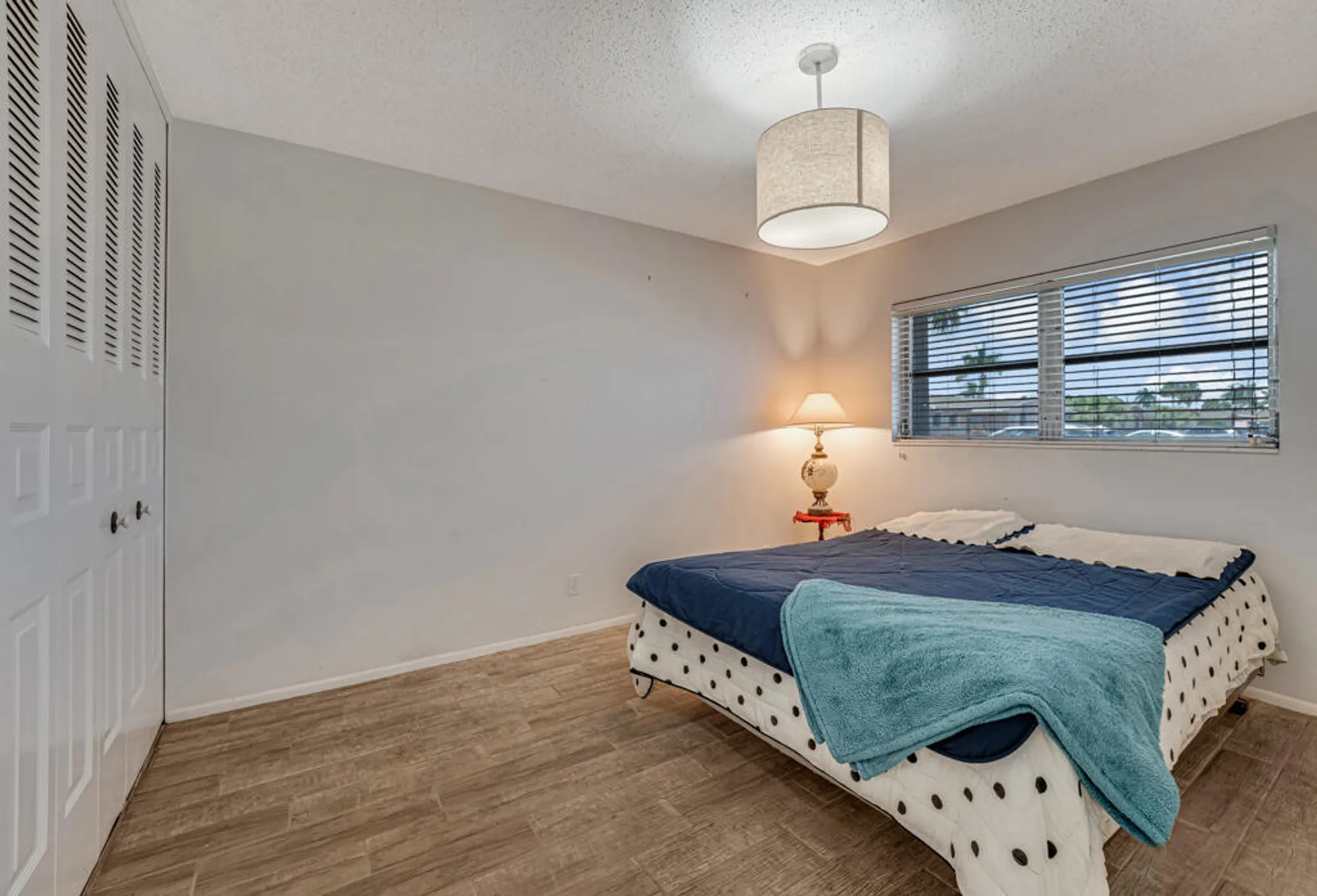 Property Slideshow image 15 of 27 | 2775 dudley dr d, West Palm Beach, FL, 33415