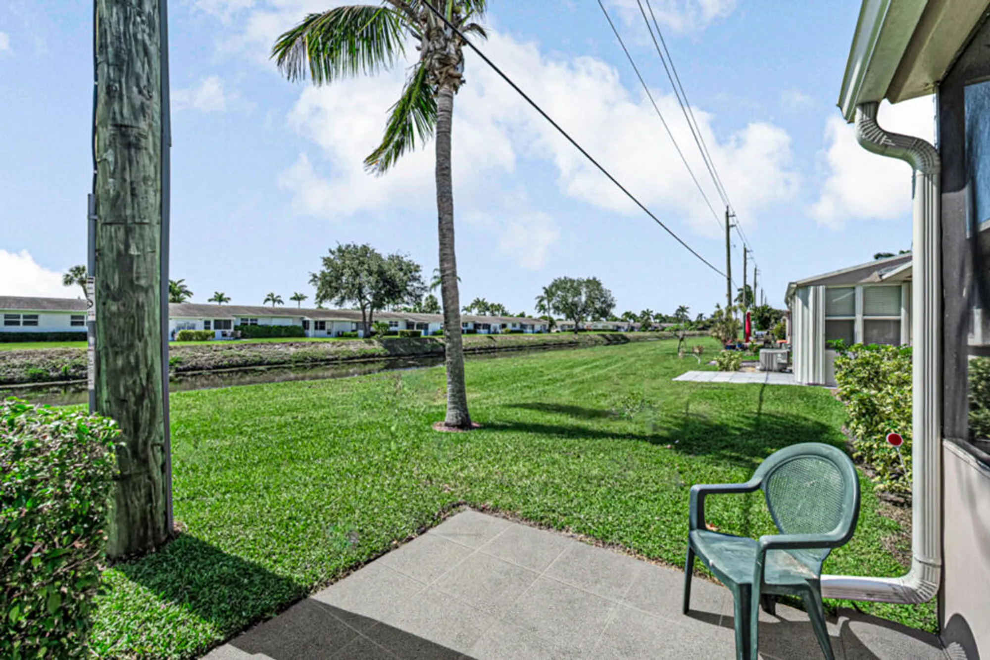 Property Slideshow image 4 of 27 | 2775 dudley dr d, West Palm Beach, FL, 33415