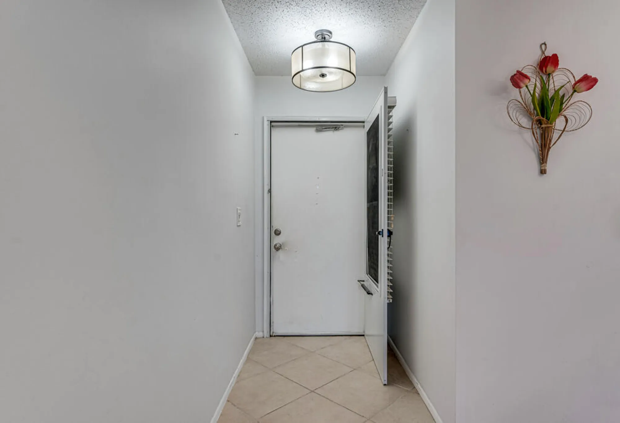 Property Slideshow image 25 of 27 | 2775 dudley dr d, West Palm Beach, FL, 33415