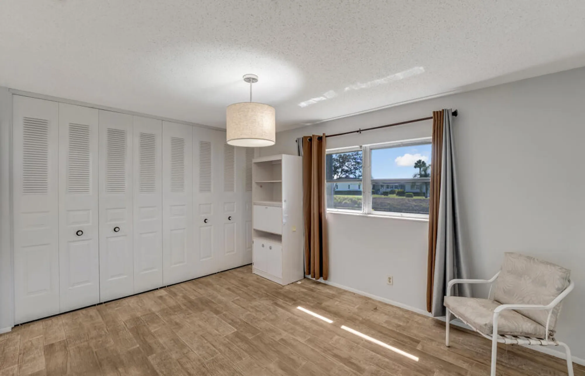 Property Slideshow image 19 of 27 | 2775 dudley dr d, West Palm Beach, FL, 33415