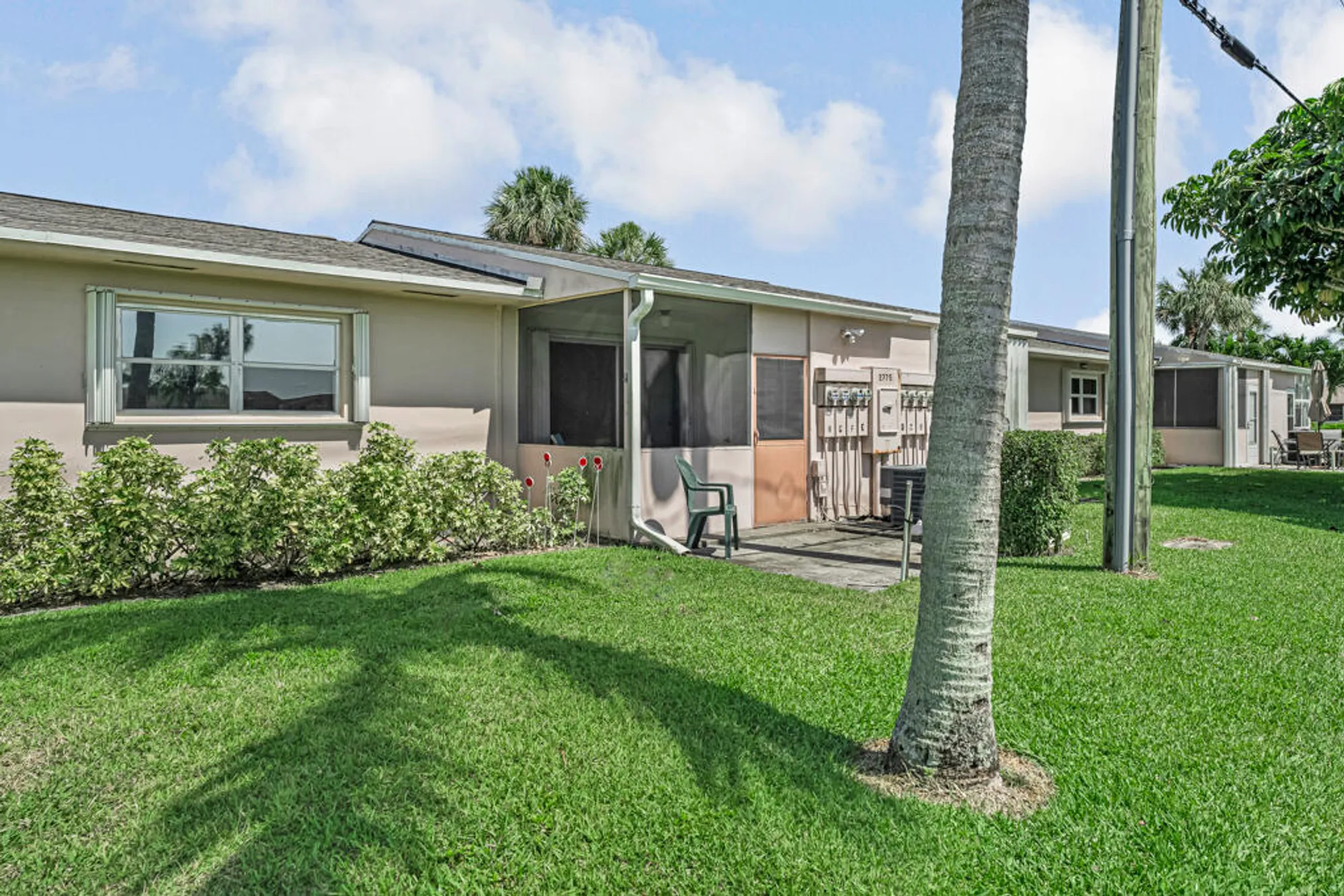 Property Slideshow image 2 of 27 | 2775 dudley dr d, West Palm Beach, FL, 33415