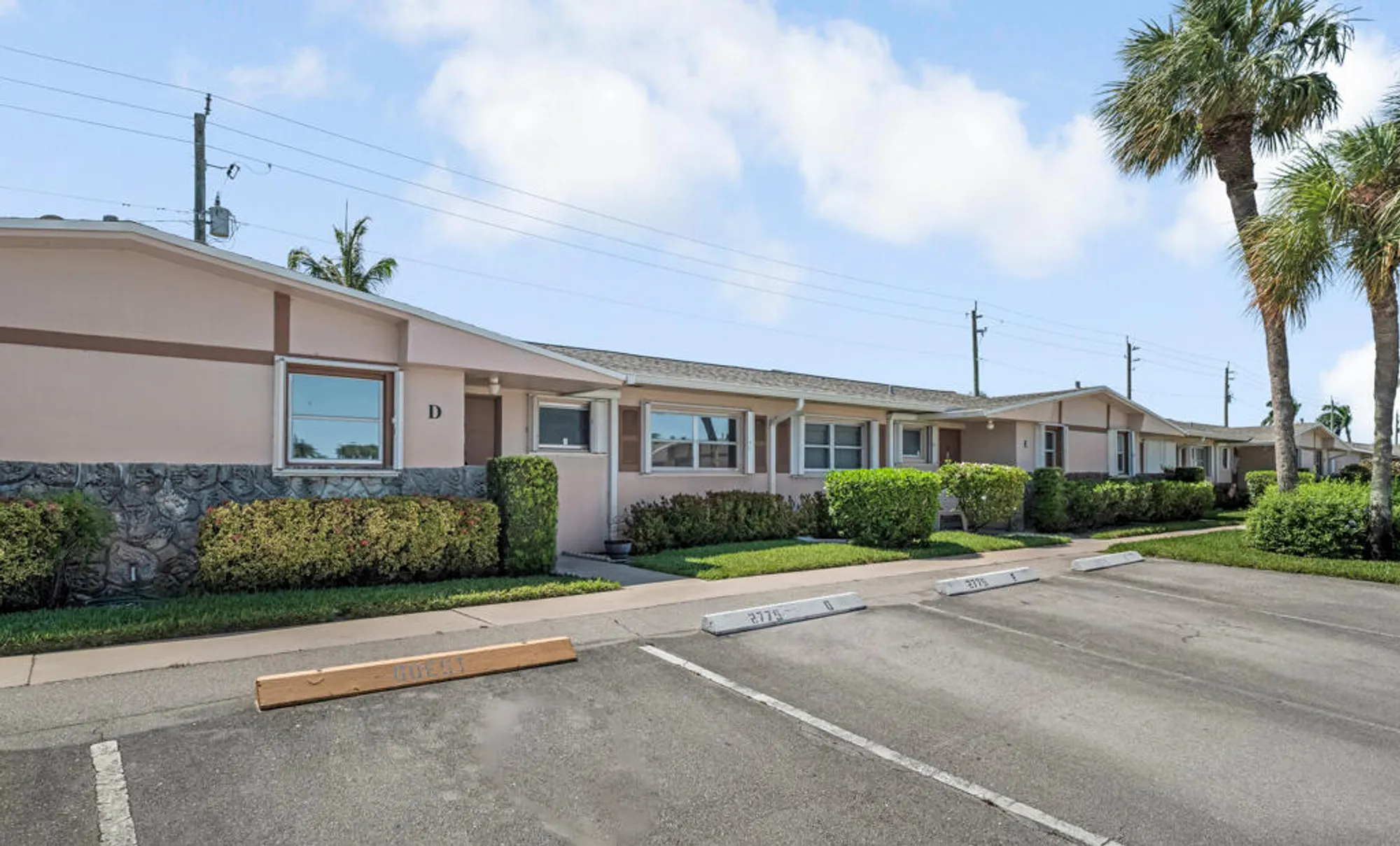 Property Slideshow image 23 of 27 | 2775 dudley dr d, West Palm Beach, FL, 33415