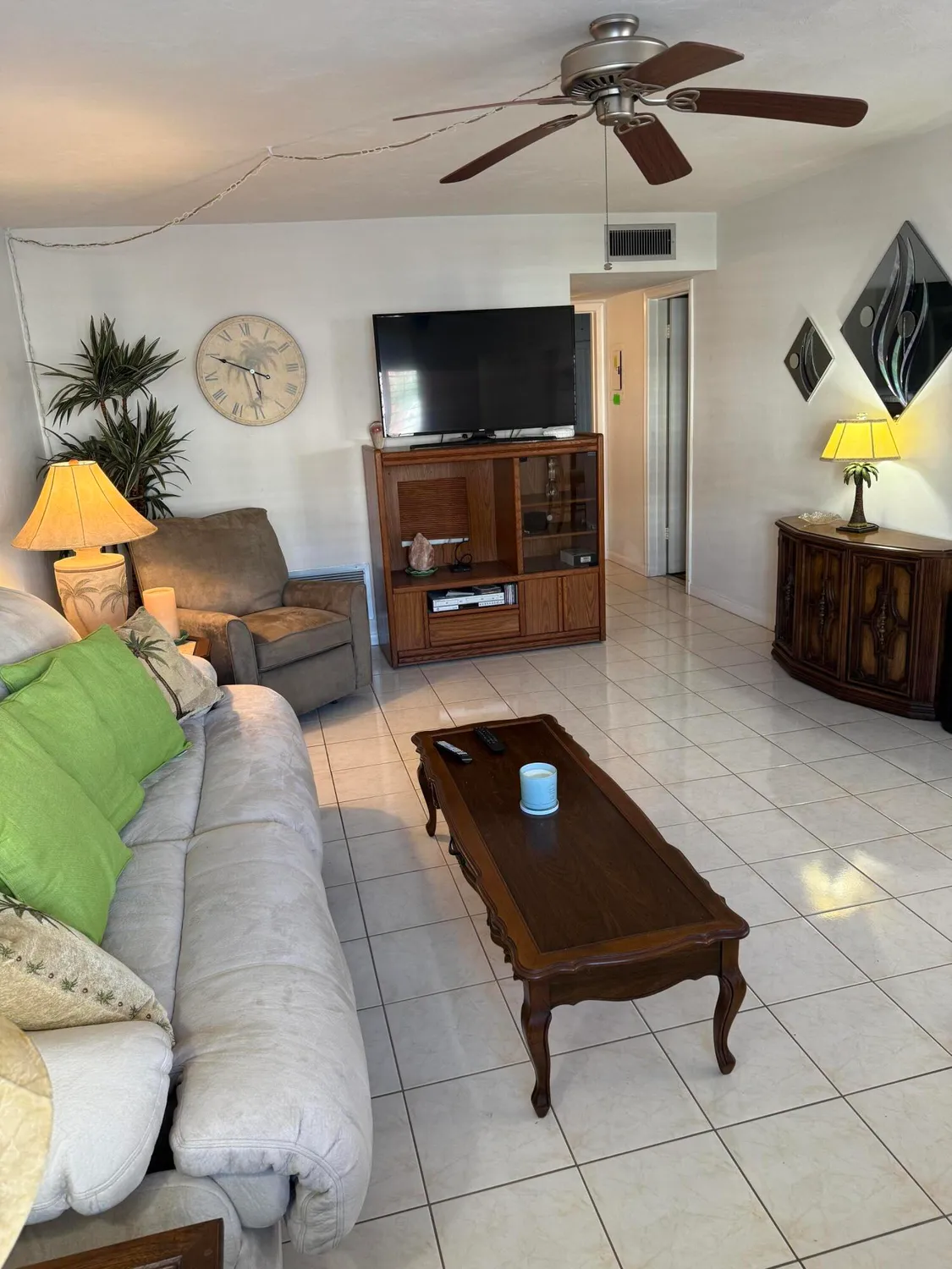 Property Slideshow image 7 of 29 | 3160 lake osborne dr 112, Lake Worth Beach, FL, 33461