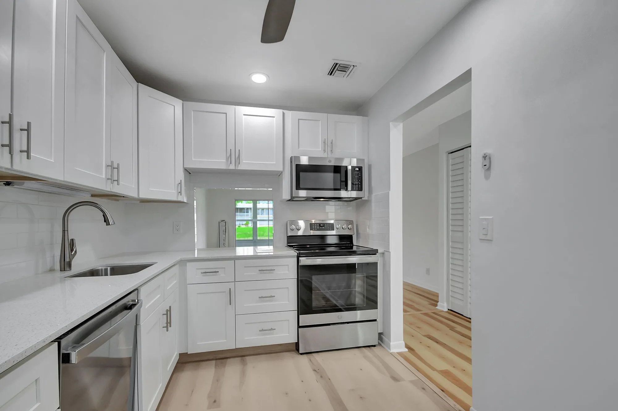 Property Slideshow image 5 of 37 | 190 lake meryl dr, West Palm Beach, FL, 33411