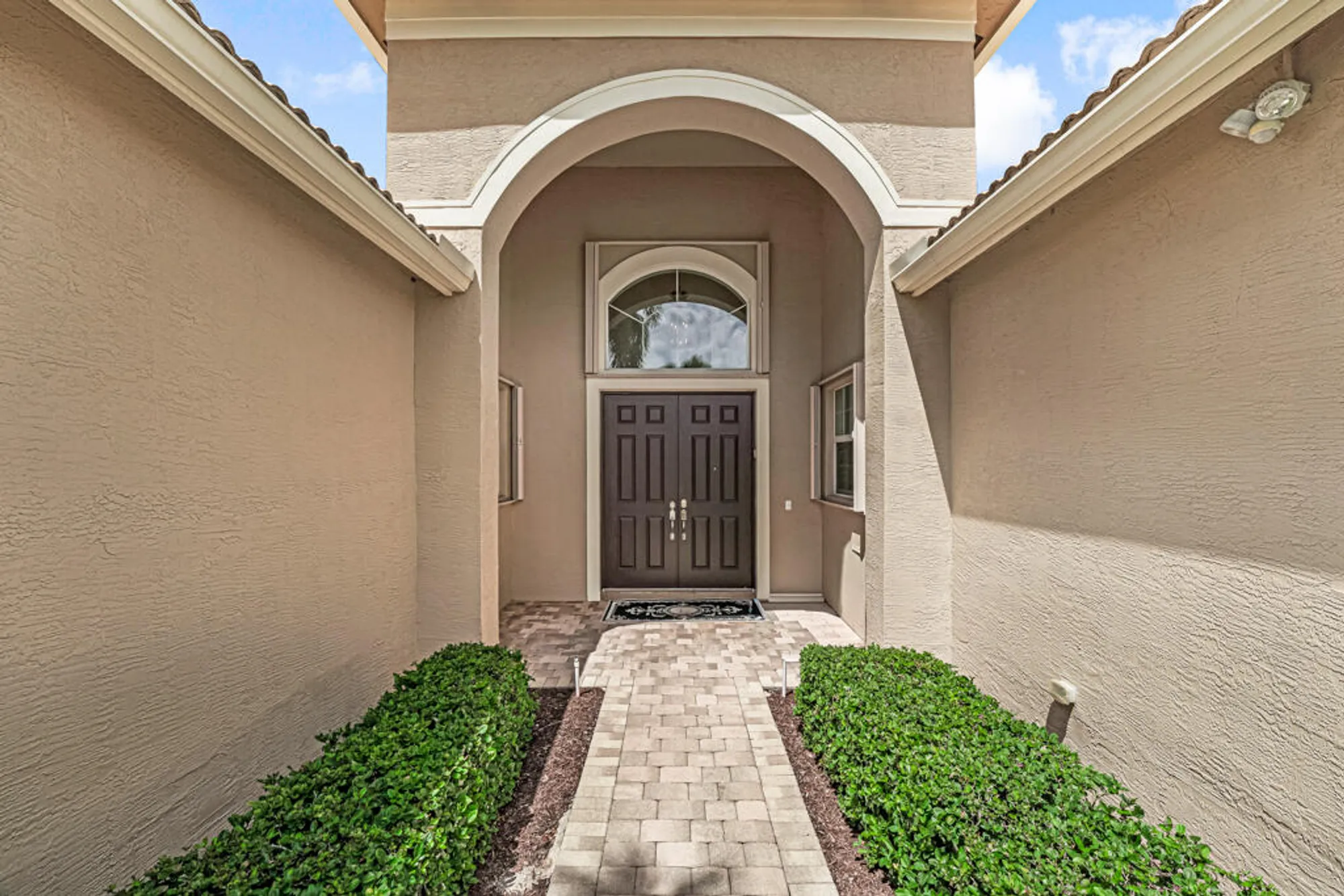 Property Slideshow image 45 of 62 | 10606 whitewind cir, Boynton Beach, FL, 33473
