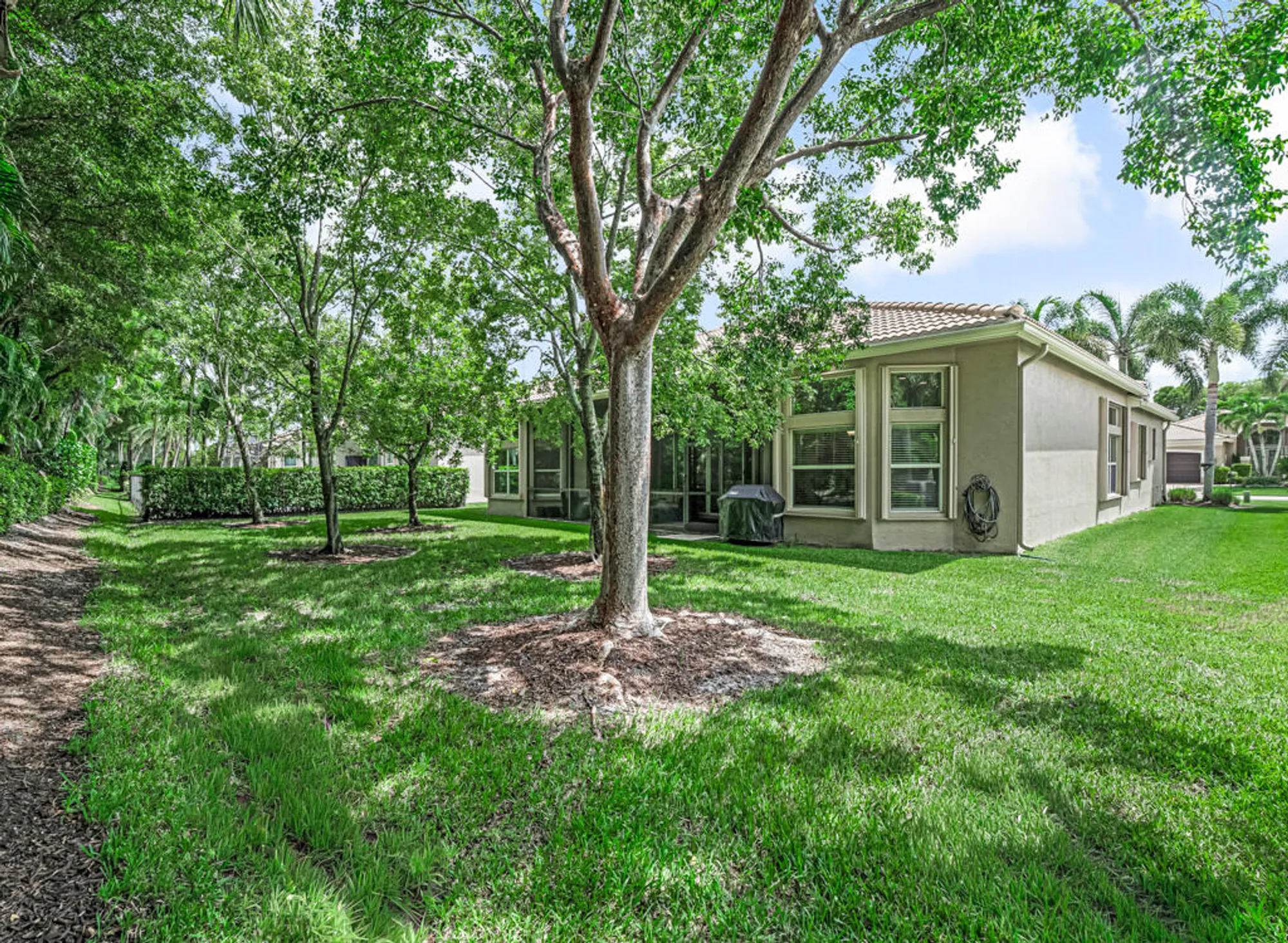 Property Slideshow image 39 of 62 | 10606 whitewind cir, Boynton Beach, FL, 33473