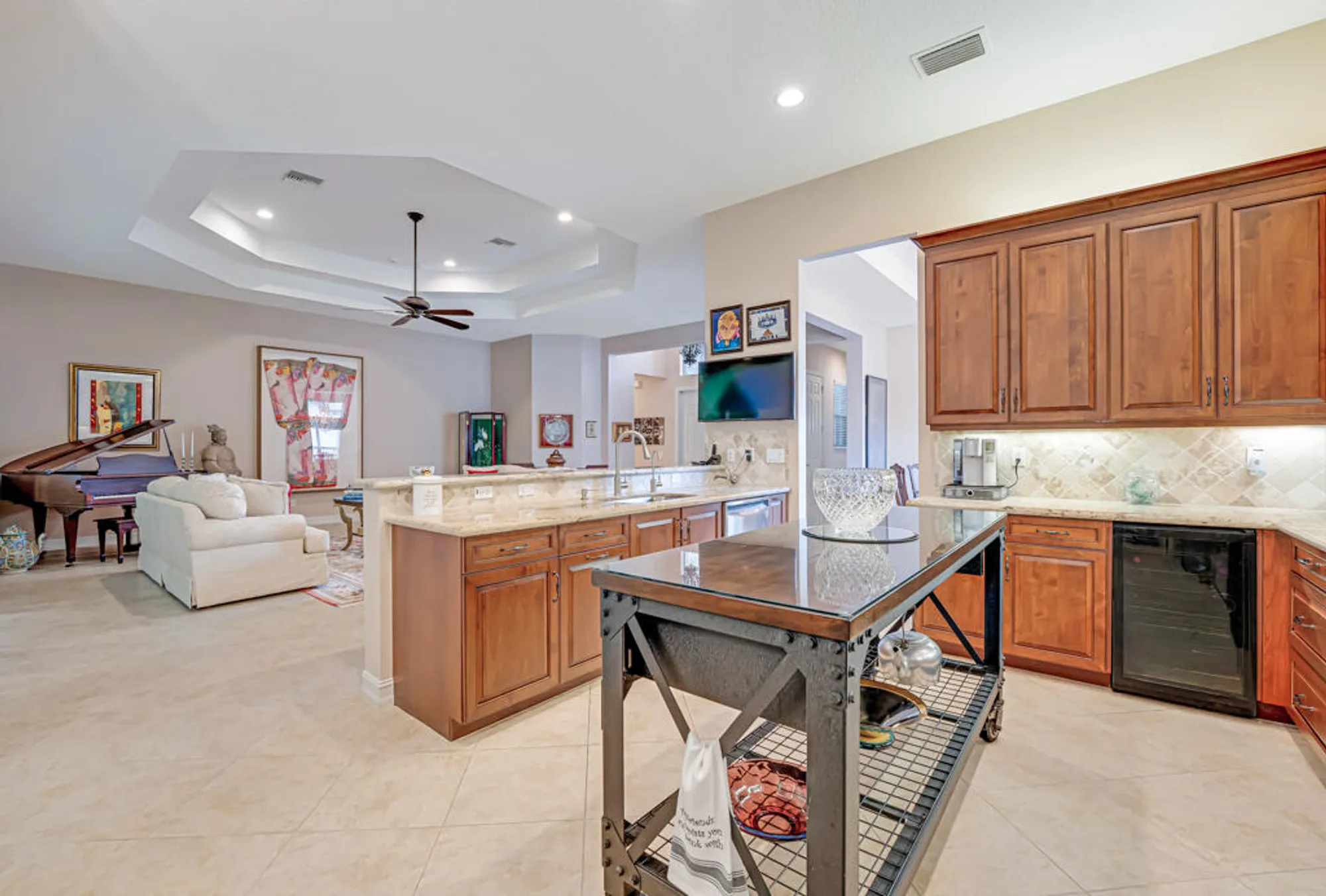 Property Slideshow image 6 of 62 | 10606 whitewind cir, Boynton Beach, FL, 33473