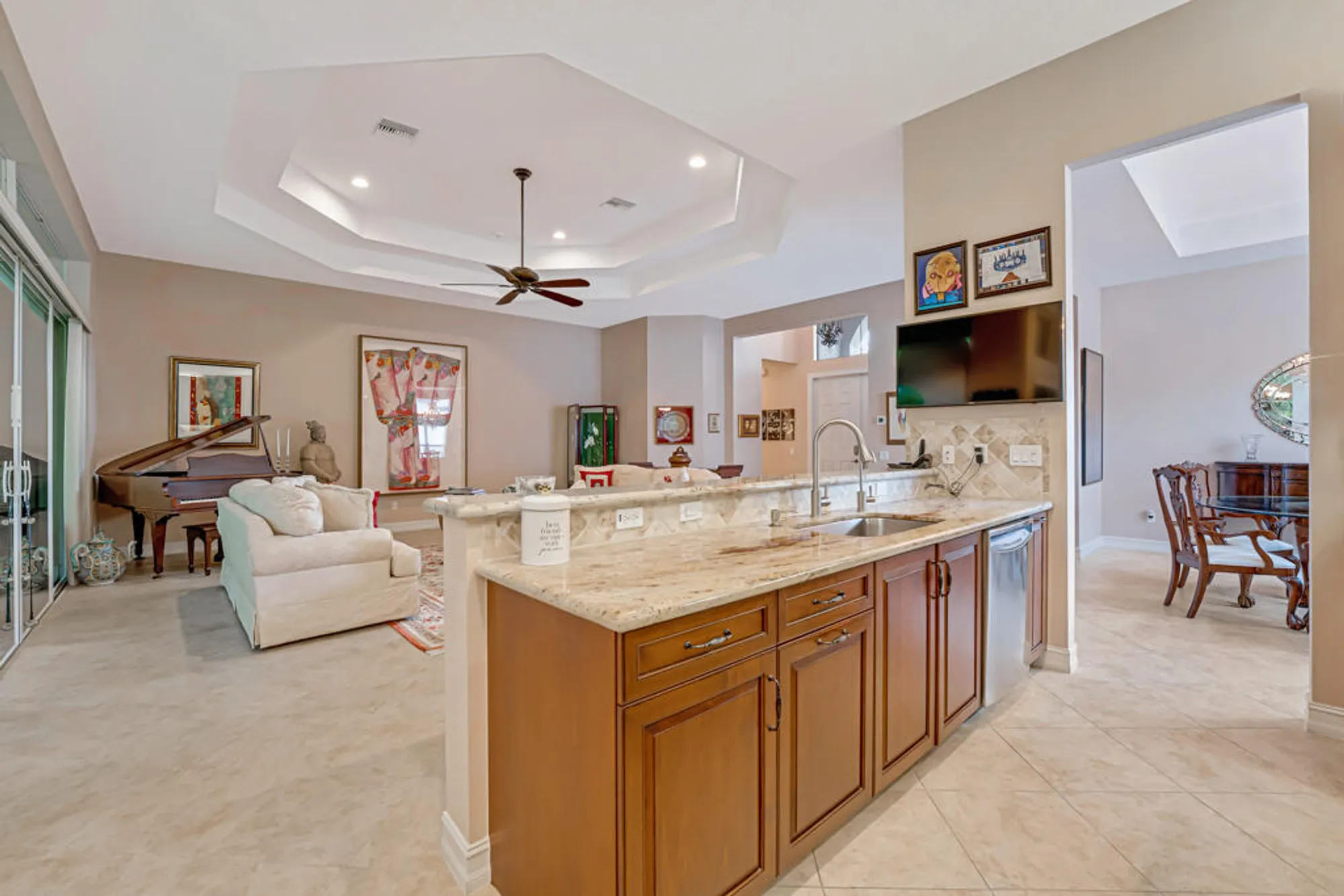 Property Slideshow image 8 of 62 | 10606 whitewind cir, Boynton Beach, FL, 33473