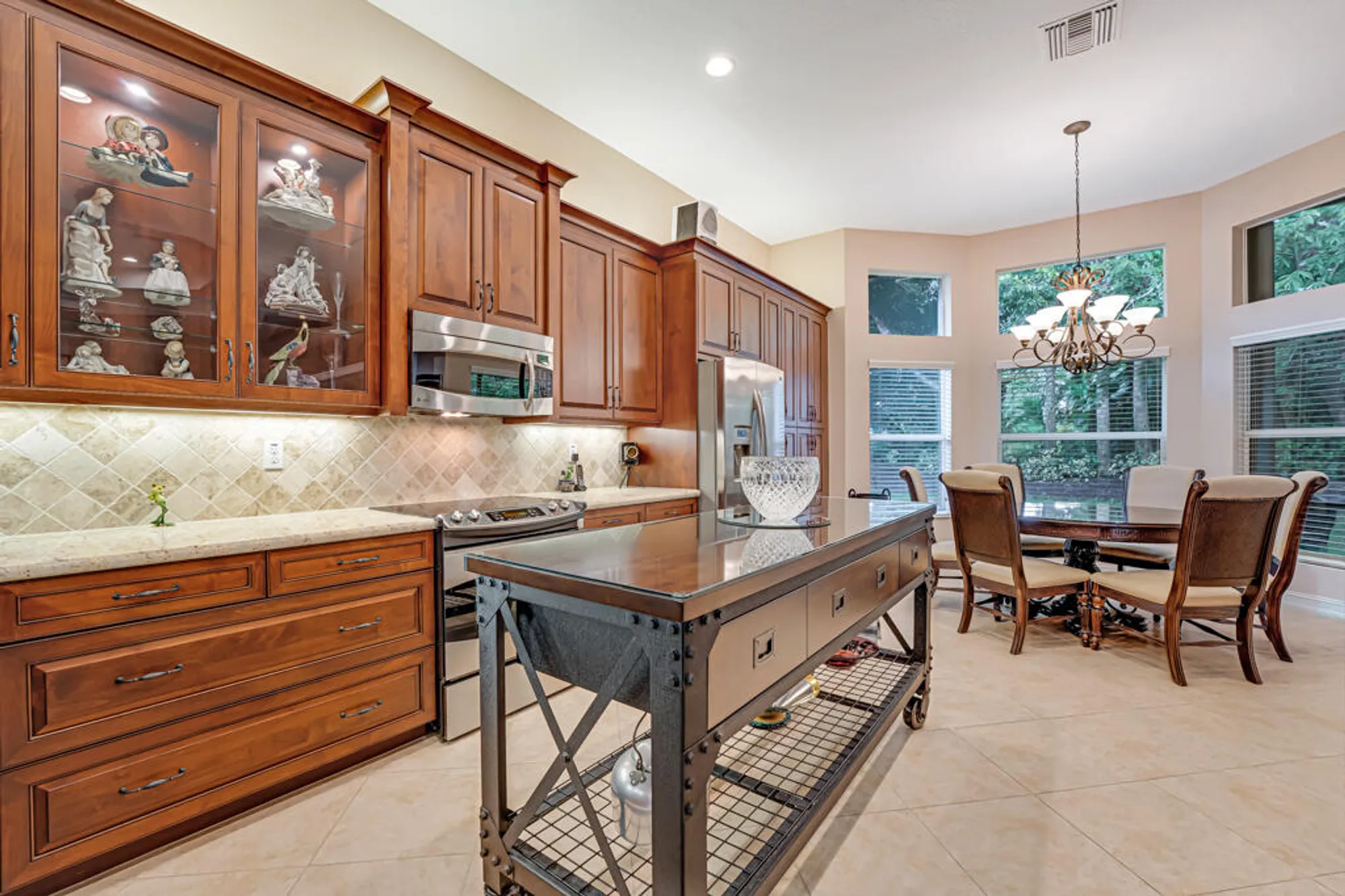 Property Slideshow image 15 of 62 | 10606 whitewind cir, Boynton Beach, FL, 33473