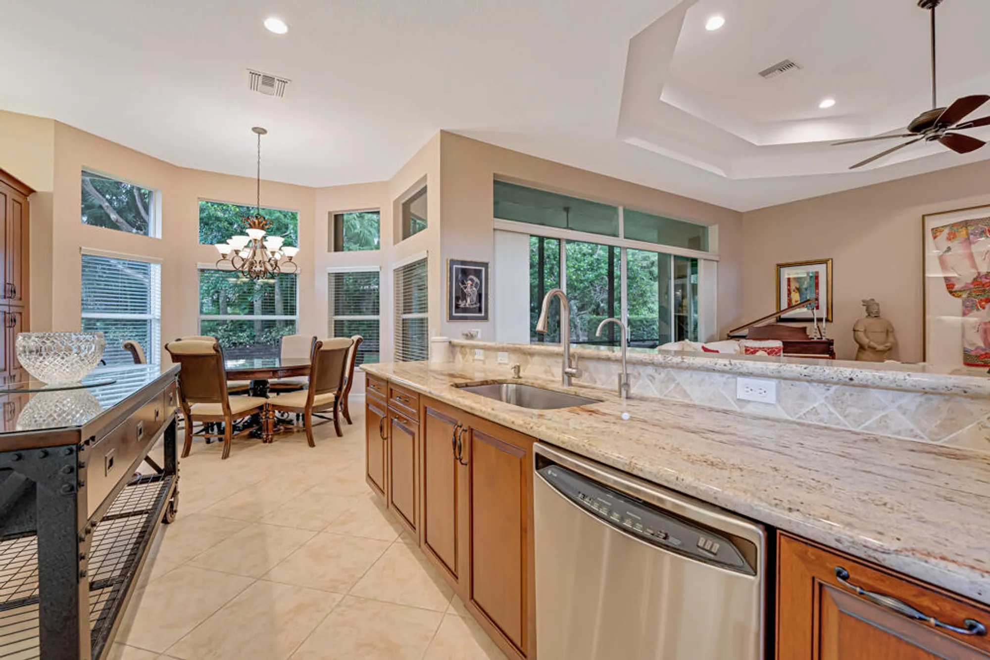 Property Slideshow image 14 of 62 | 10606 whitewind cir, Boynton Beach, FL, 33473