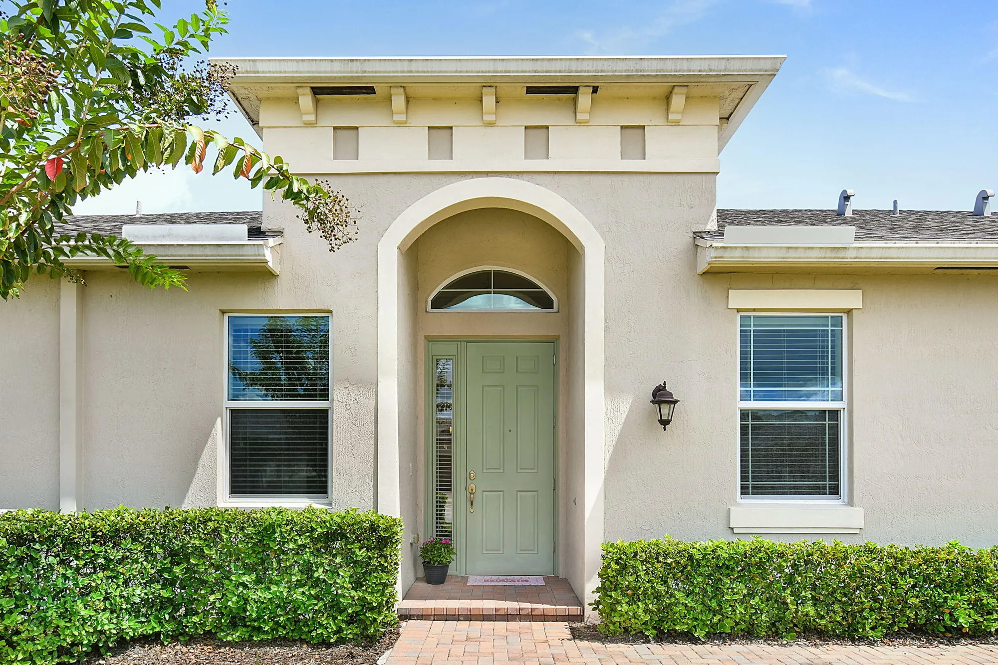 Property Slideshow image 8 of 67 | 11123 sw sunrise lake dr, Port Saint Lucie, FL, 34987