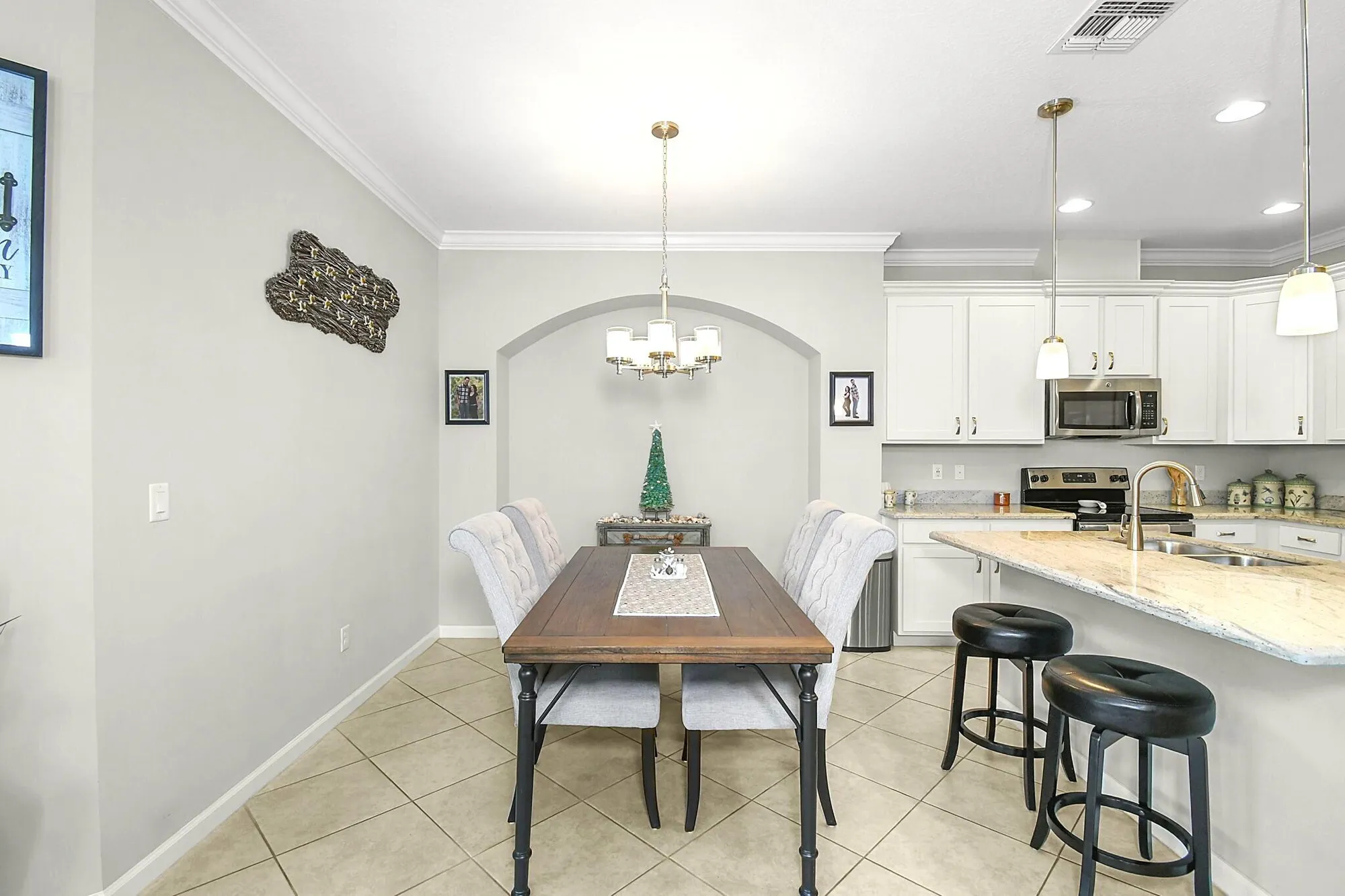 Property Slideshow image 5 of 67 | 11123 sw sunrise lake dr, Port Saint Lucie, FL, 34987