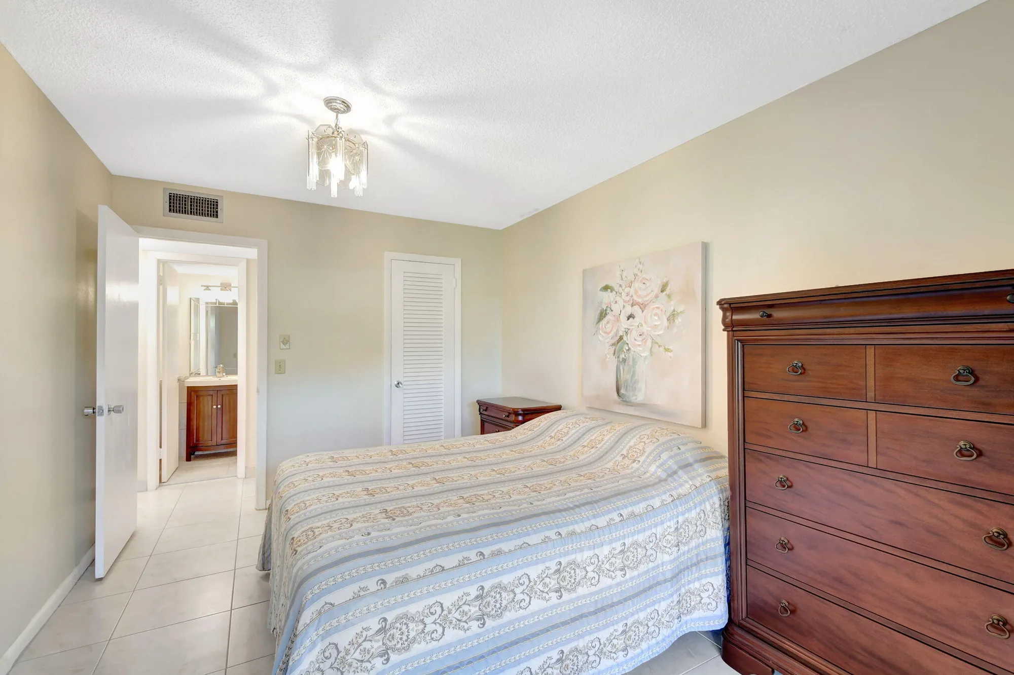 Property Slideshow image 16 of 40 | 48 sheffield b, West Palm Beach, FL, 33417