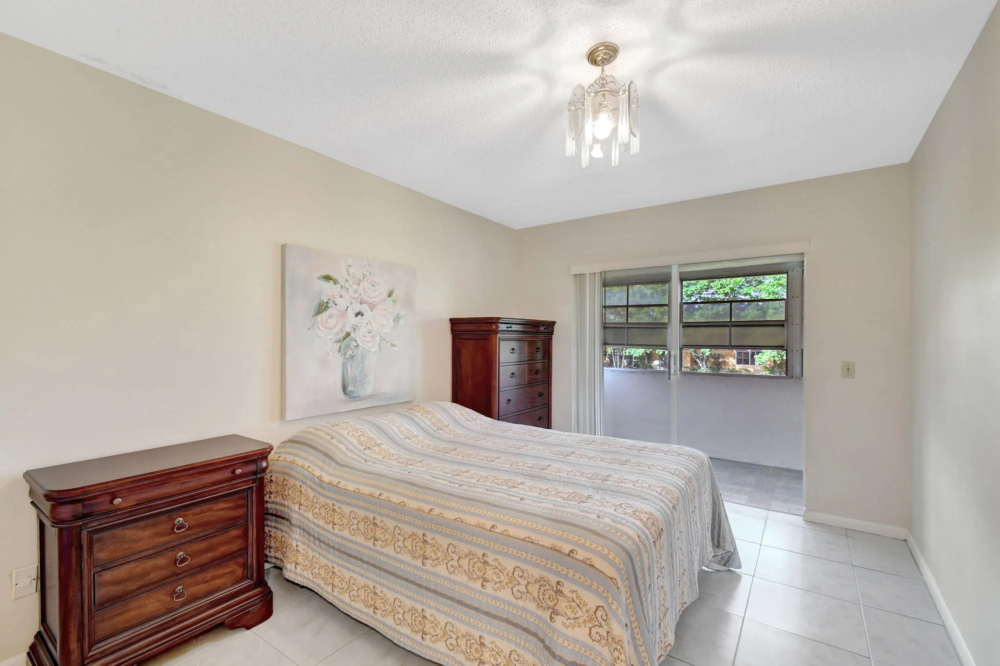 Property Slideshow image 15 of 40 | 48 sheffield b, West Palm Beach, FL, 33417
