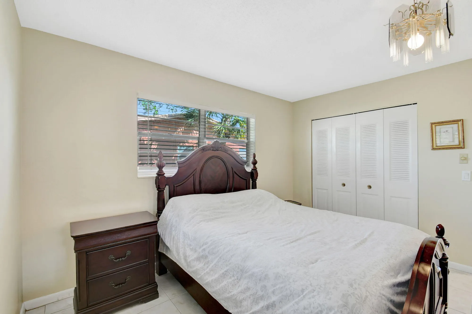 Property Slideshow image 14 of 40 | 48 sheffield b, West Palm Beach, FL, 33417