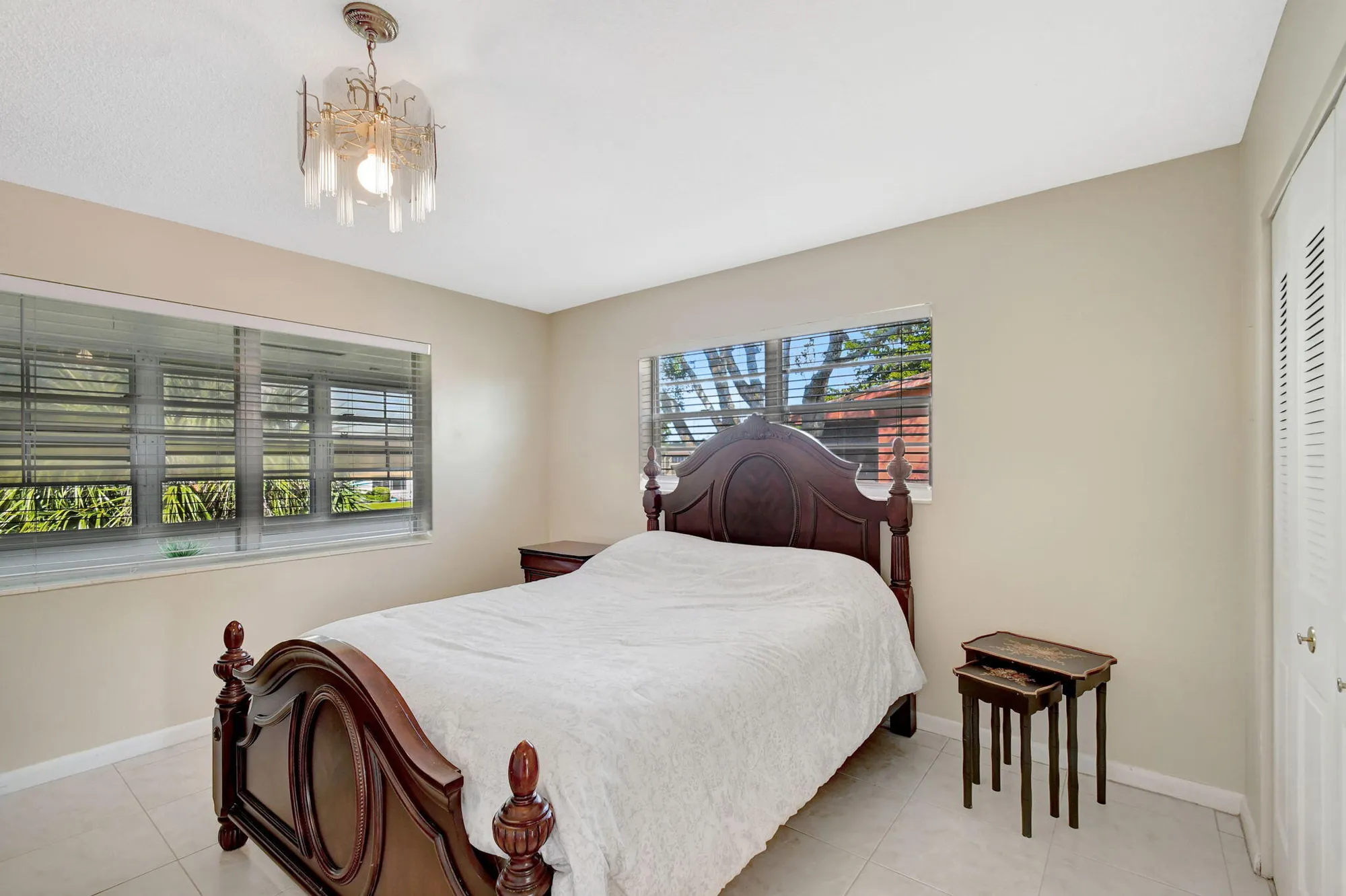 Property Slideshow image 13 of 40 | 48 sheffield b, West Palm Beach, FL, 33417