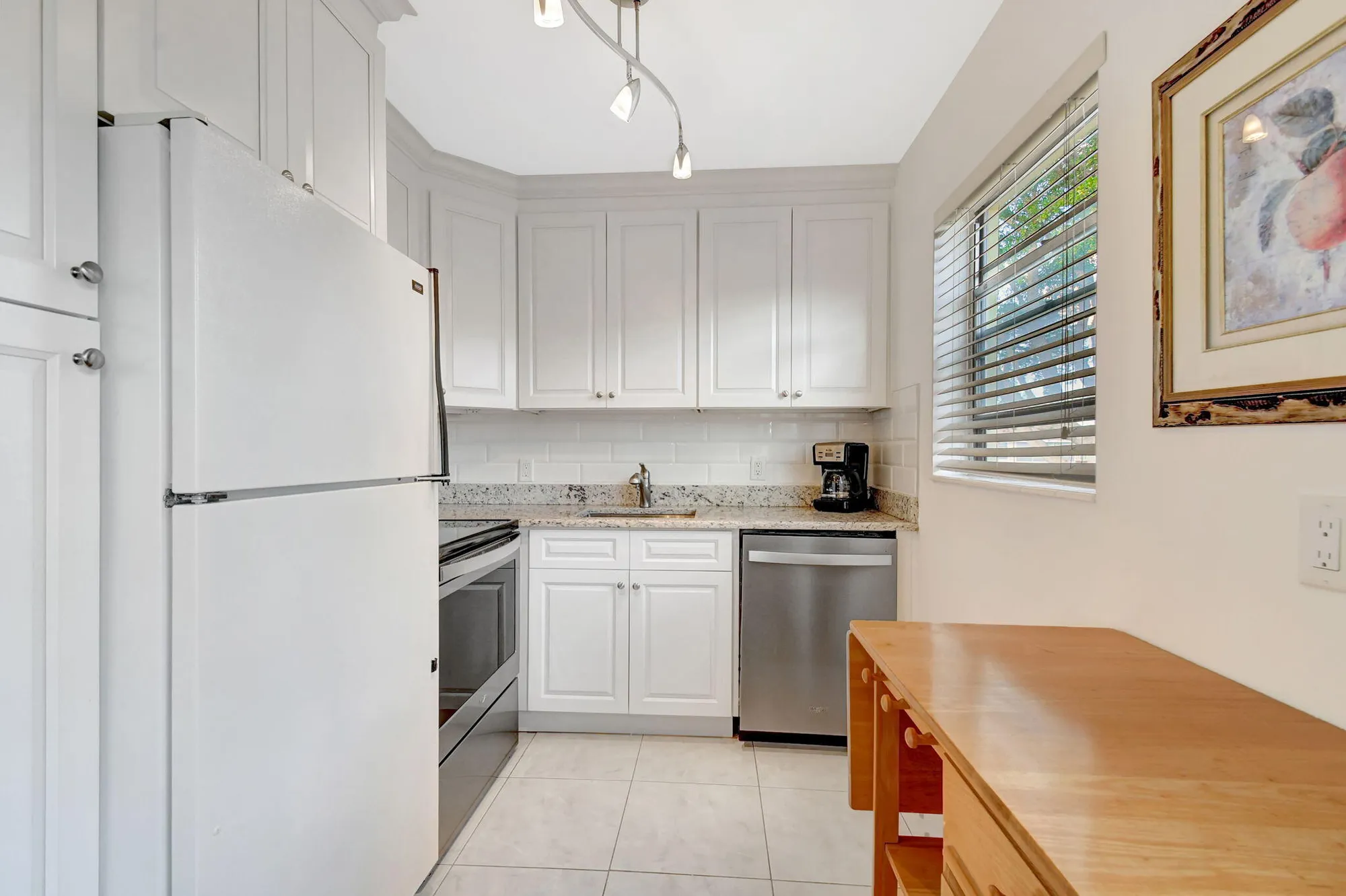 Property Slideshow image 8 of 40 | 48 sheffield b, West Palm Beach, FL, 33417